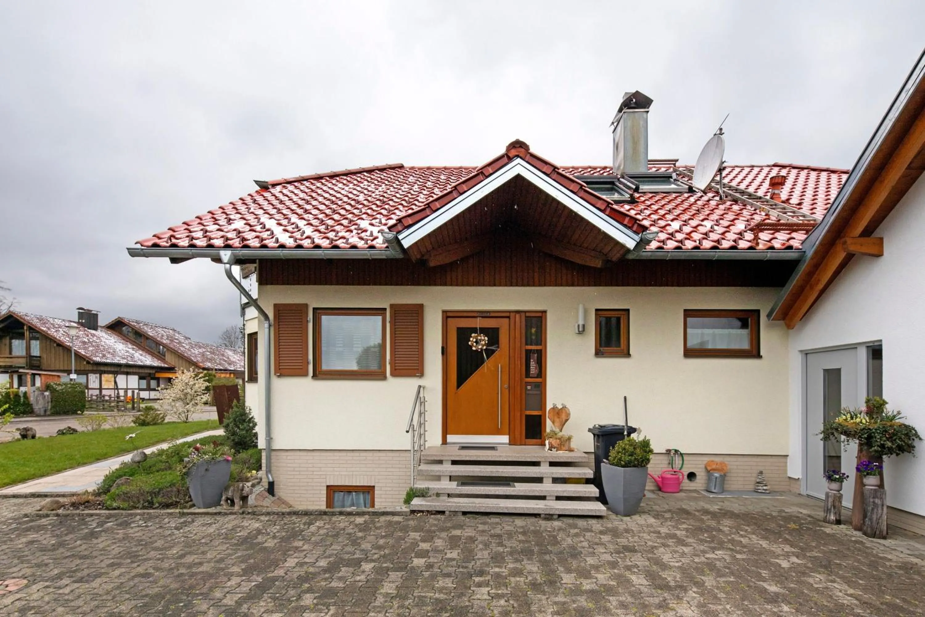 Property building in Haus Bross