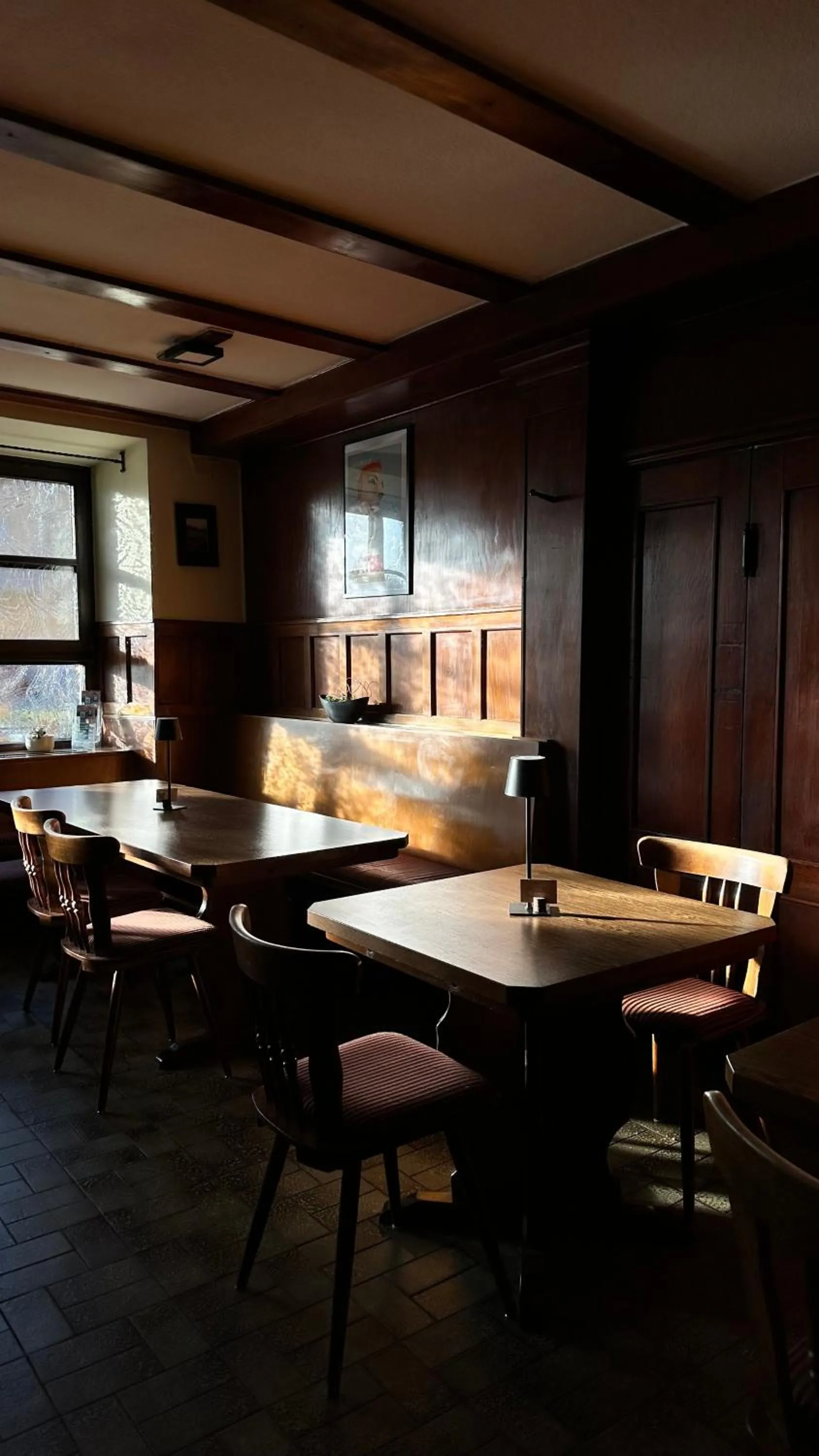 Dining area in Gasthof zum goldenen Schiff - Historisches Hotel mit Frühstück & Self-Check-in