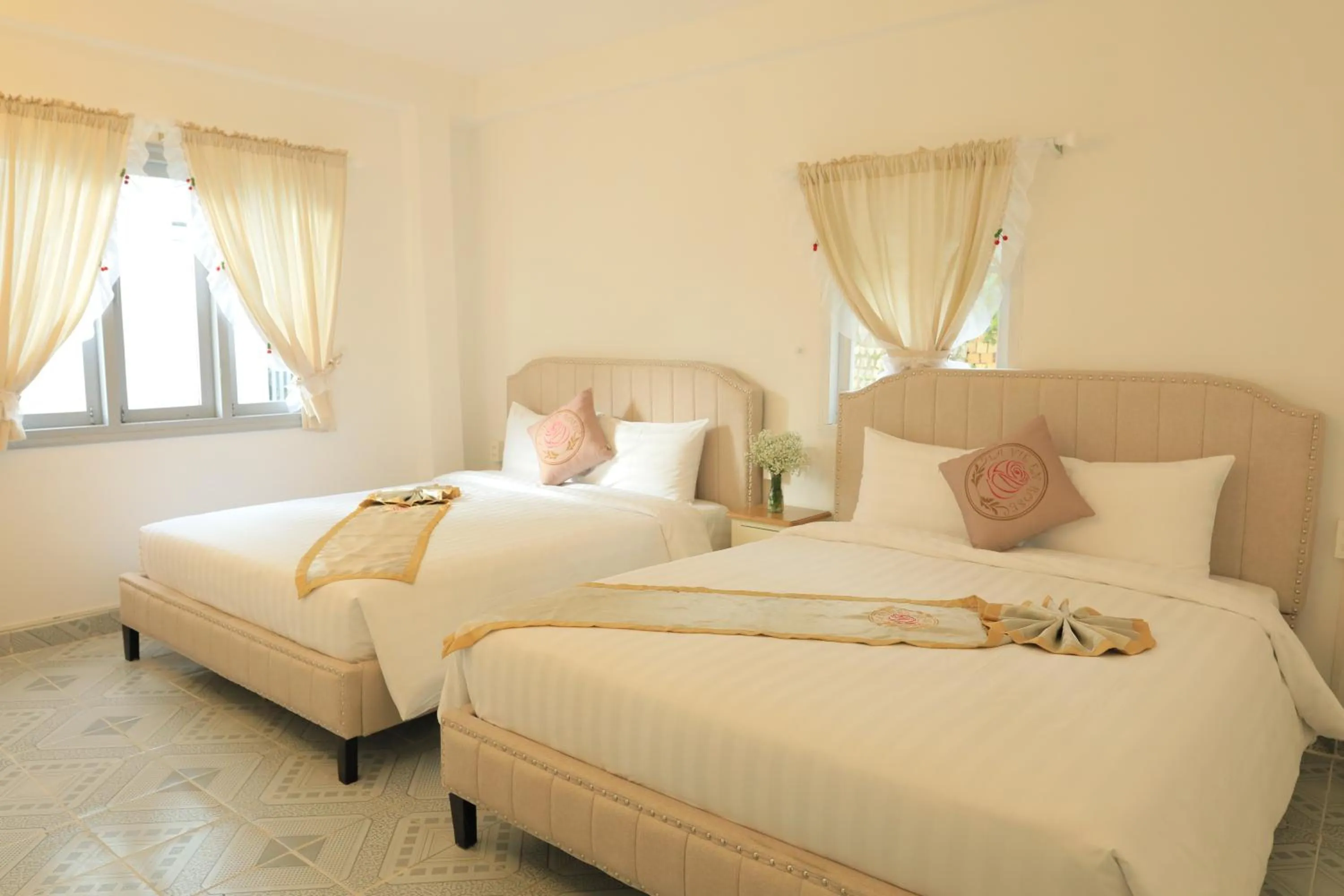 Bedroom in LA VIE EN ROSE 2 Hotel