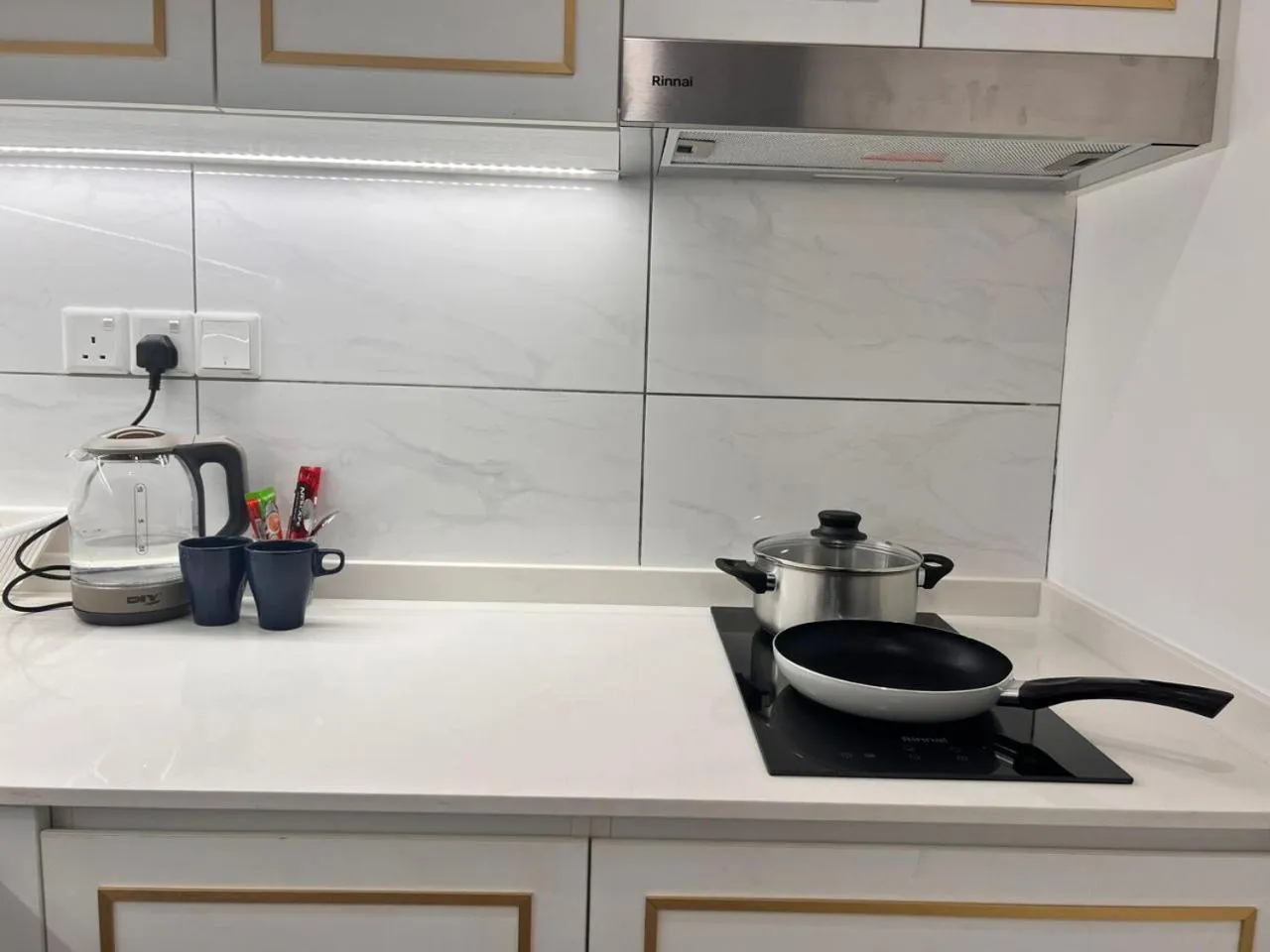 Kitchen or kitchenette in Axon Serviced Suites Kuala Lumpur