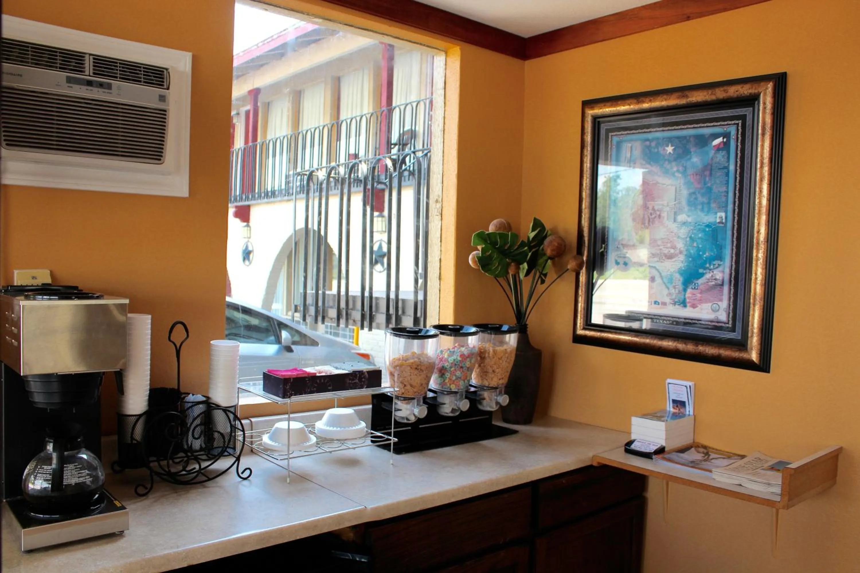 Lobby or reception in Executive Inn Goliad