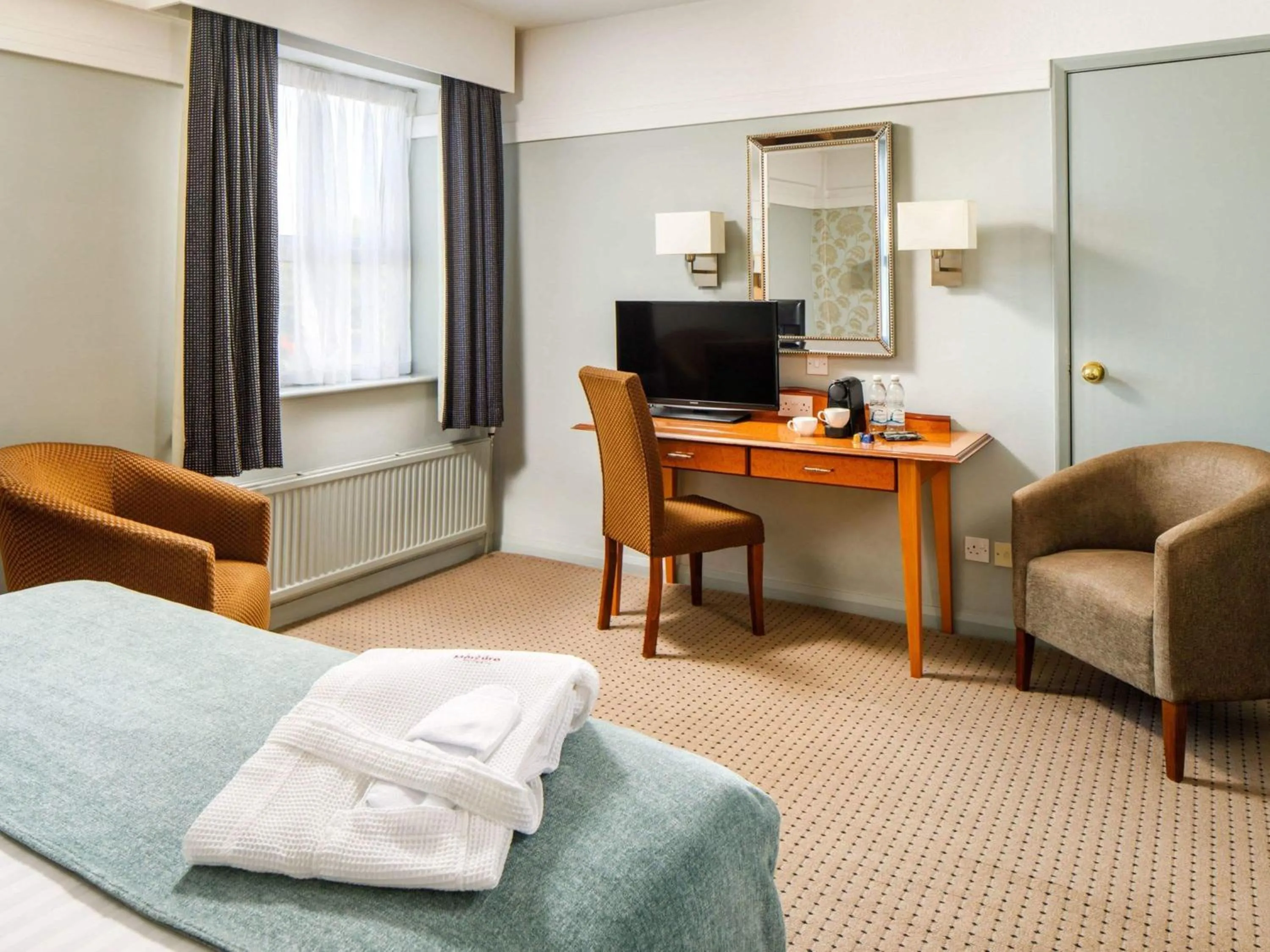 Bedroom, Bed in Mercure Bolton Georgian House Hotel