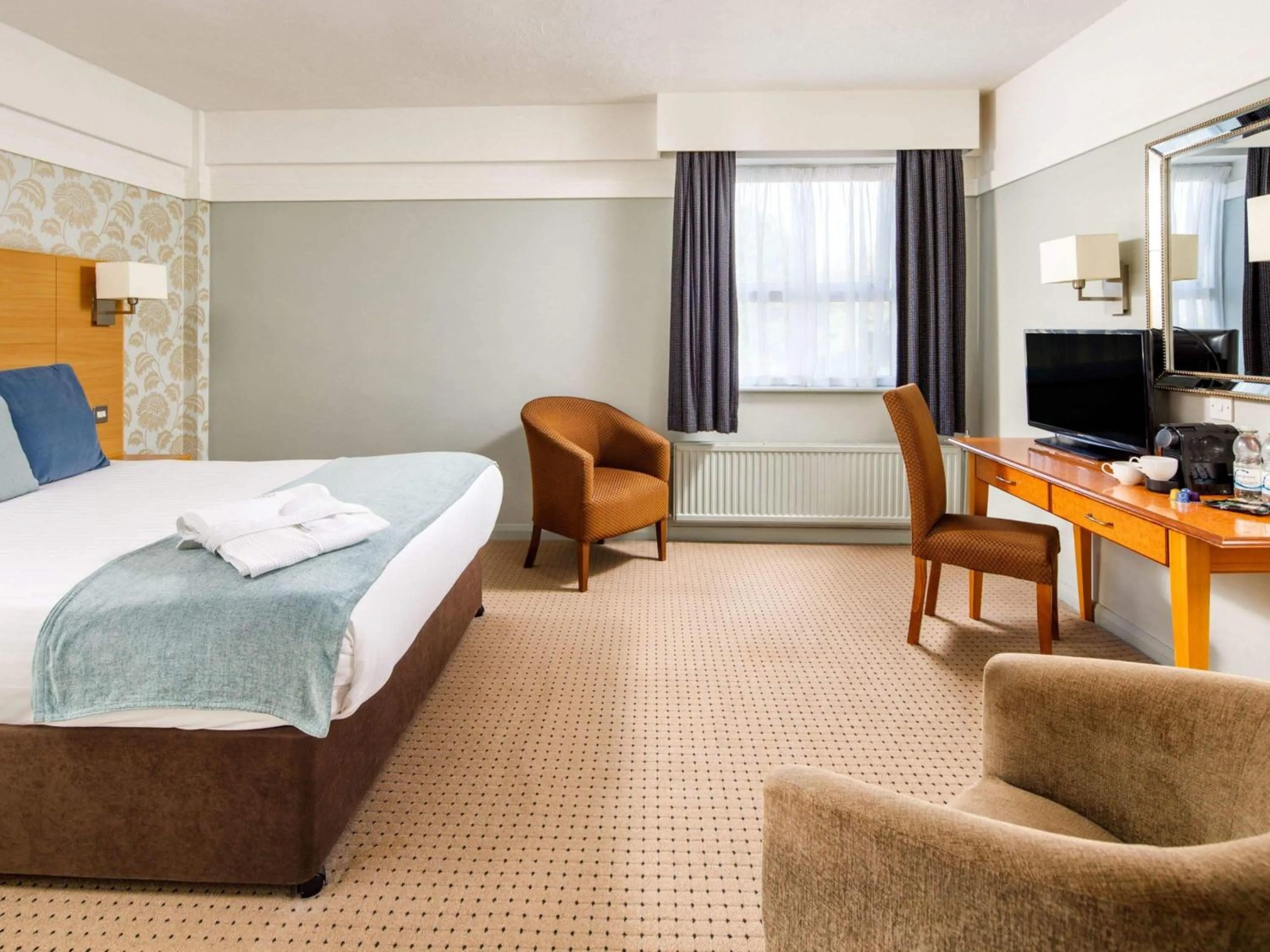 Bedroom, Bed in Mercure Bolton Georgian House Hotel