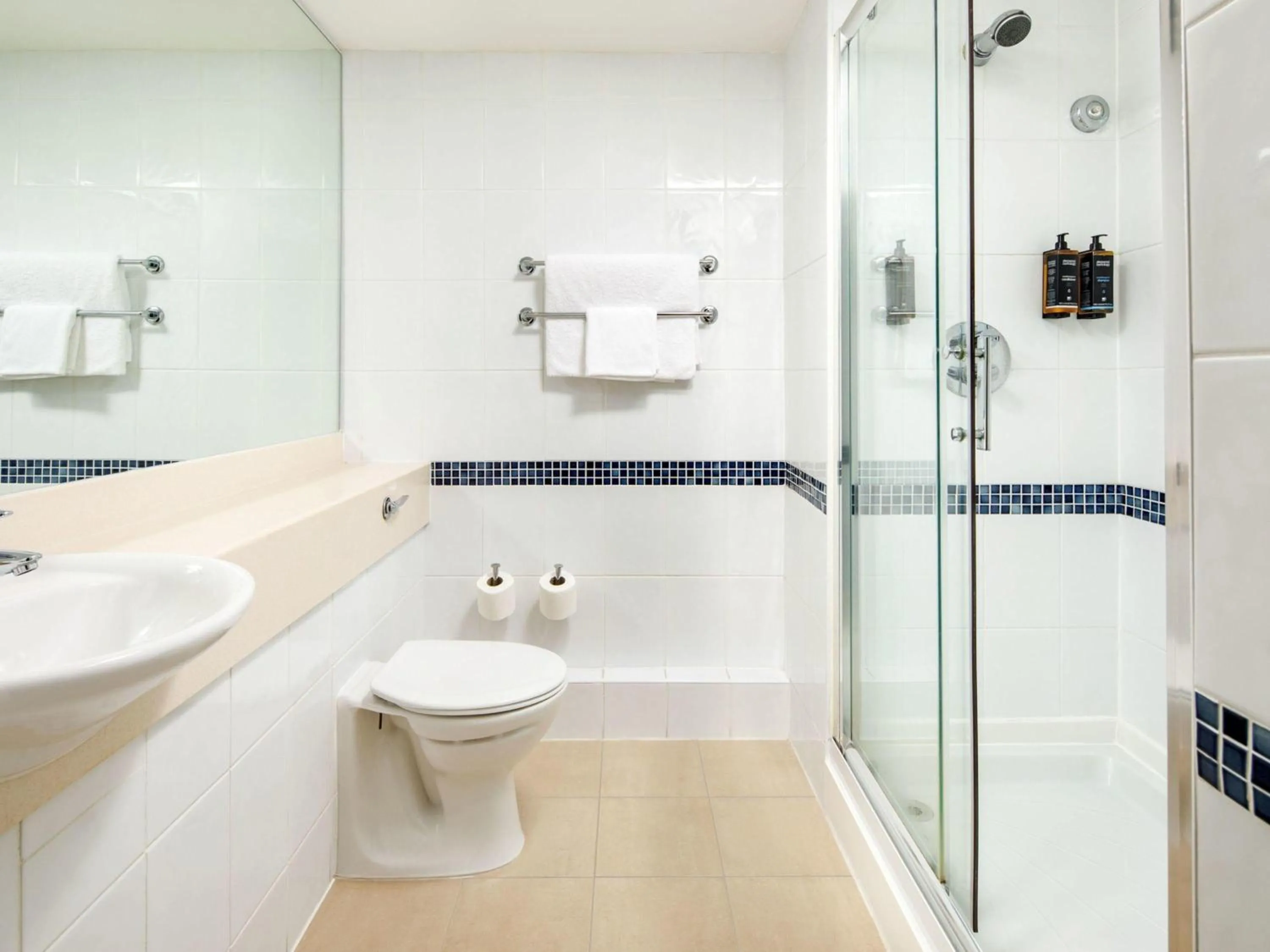 Bedroom in Mercure Bolton Georgian House Hotel