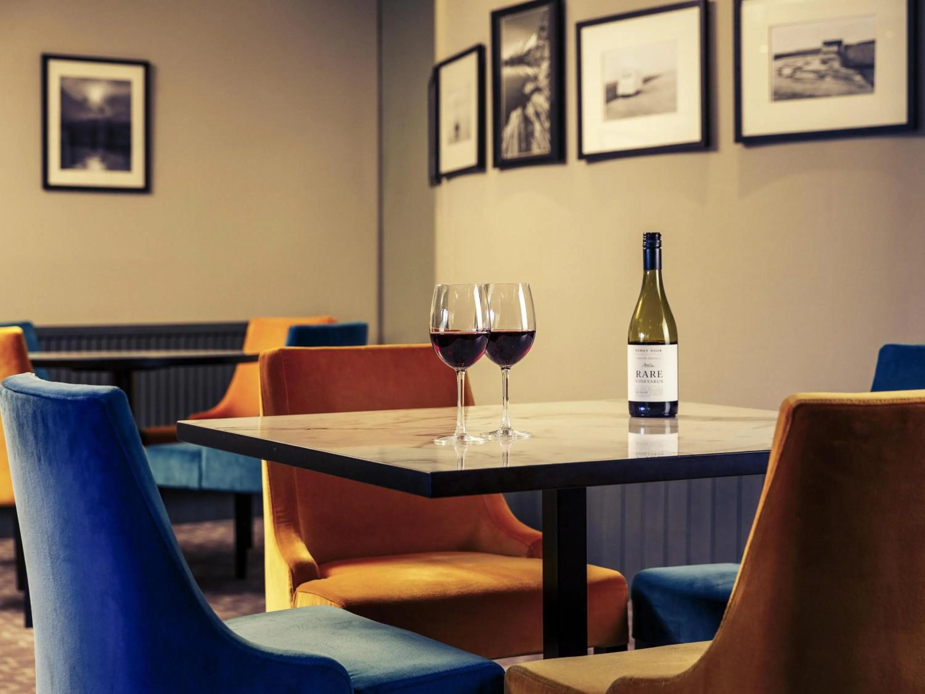 Lounge or bar in Mercure Bolton Georgian House Hotel