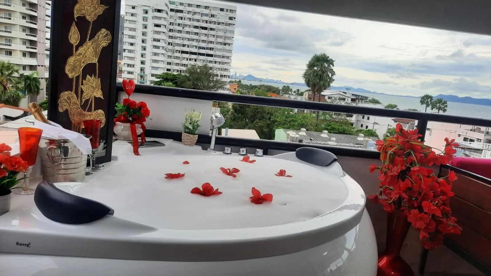Happy Beach Jomtien Guesthouse