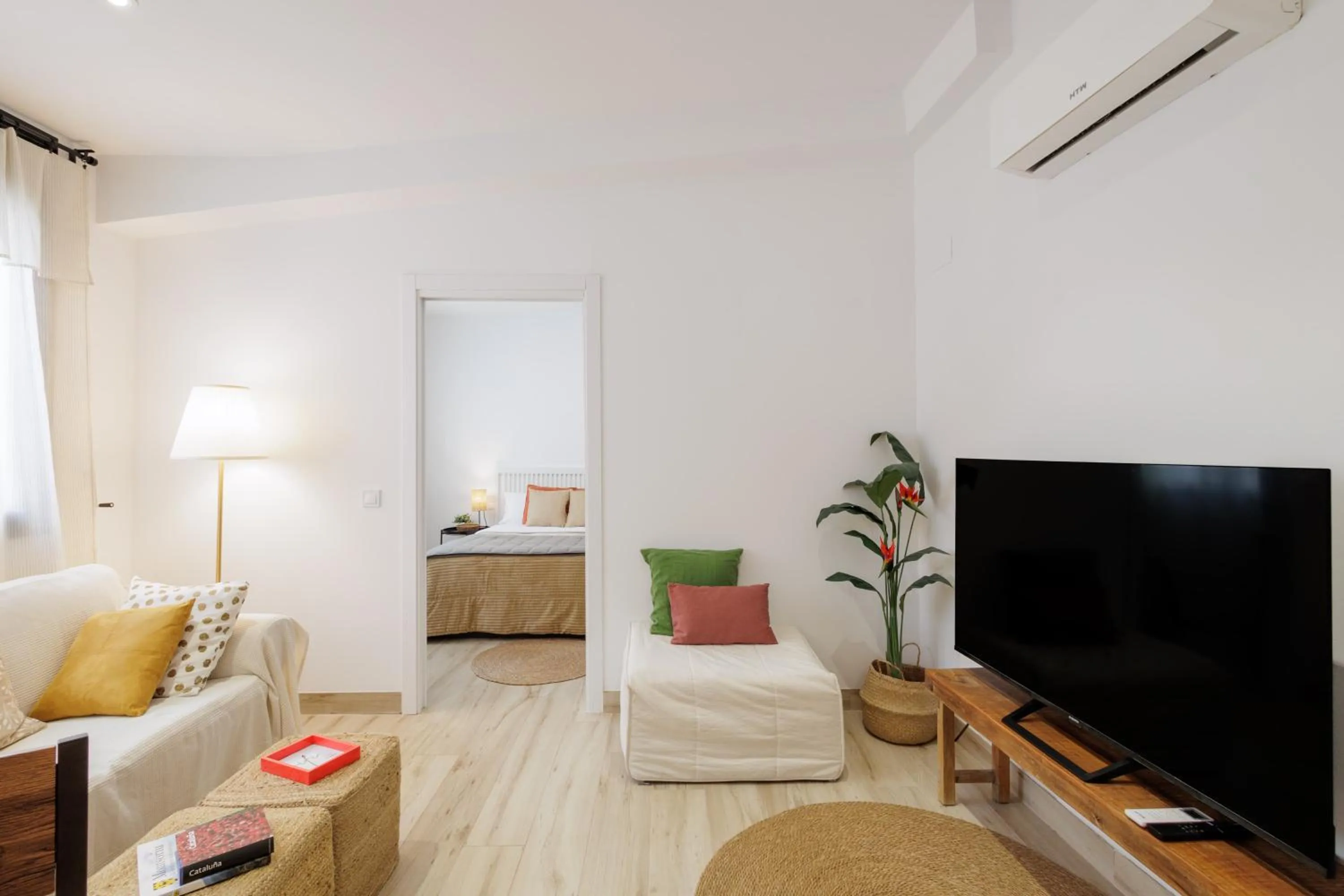 Communal lounge/ TV room in Apartament a Sant Celoni, Montseny, Barcelona