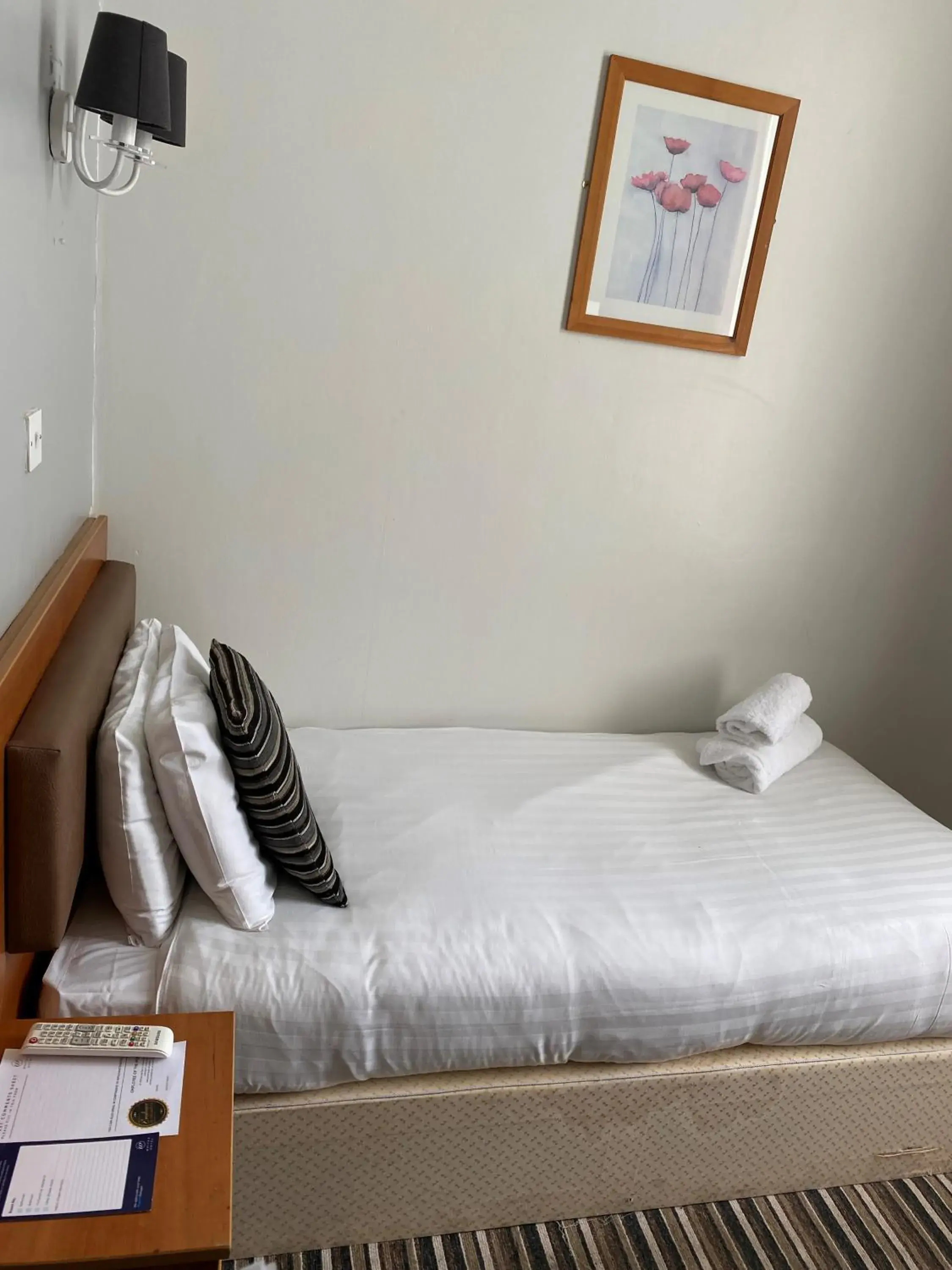 Bed in Whites Hotel Bed in Whites Hotel