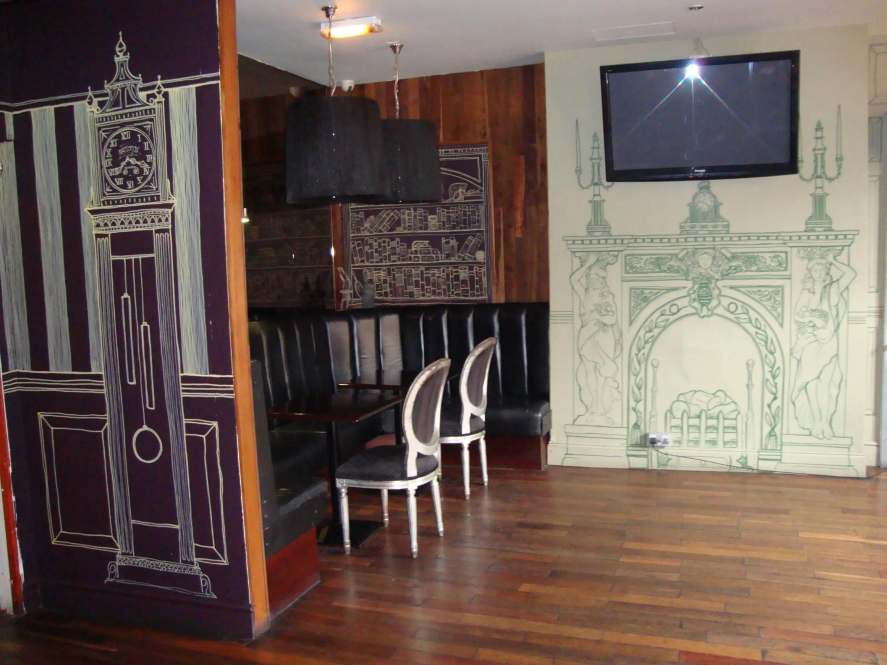 Restaurant/places to eat in Whites Hotel