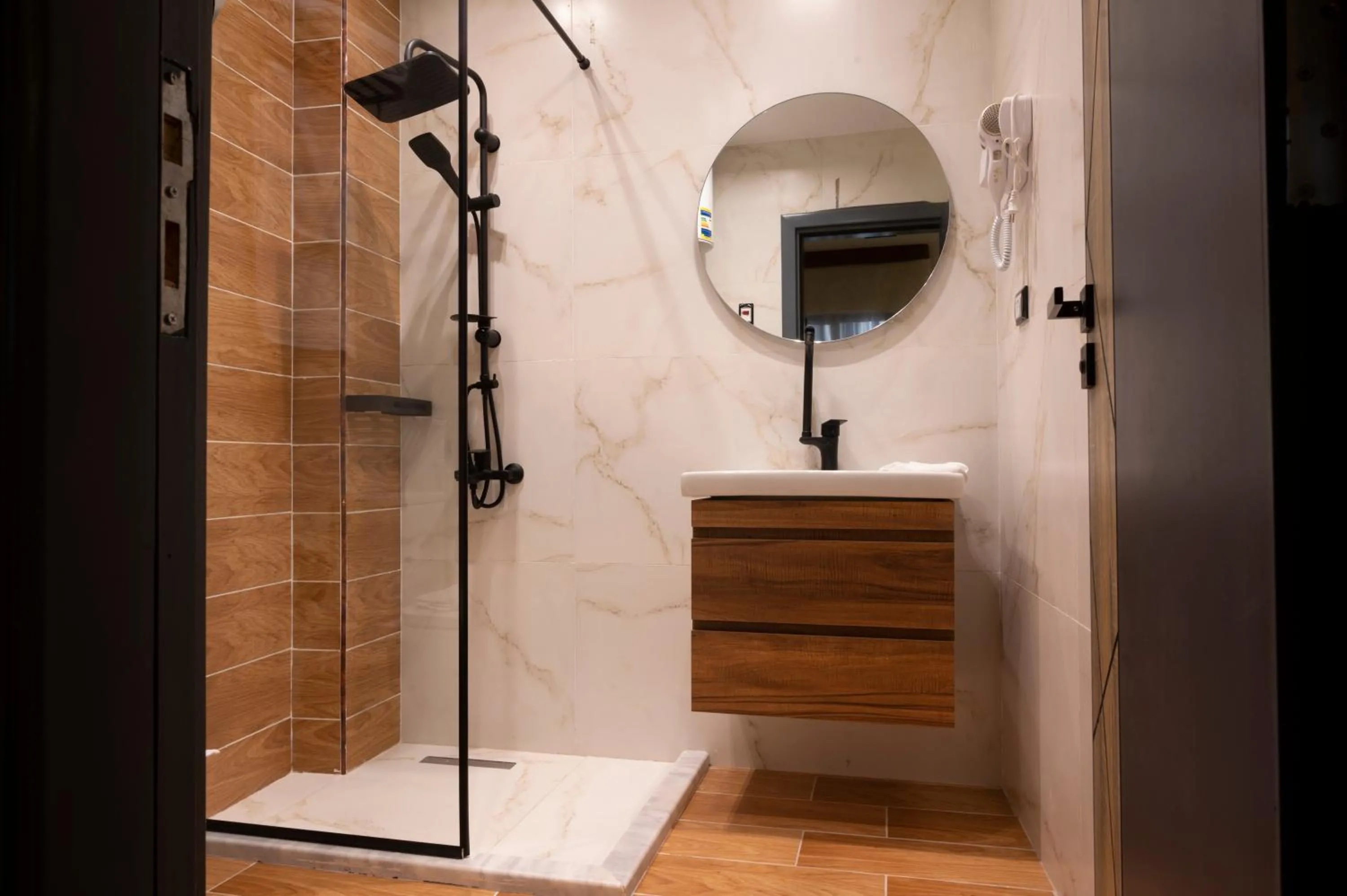 Bathroom in Palm Pyramids View INN