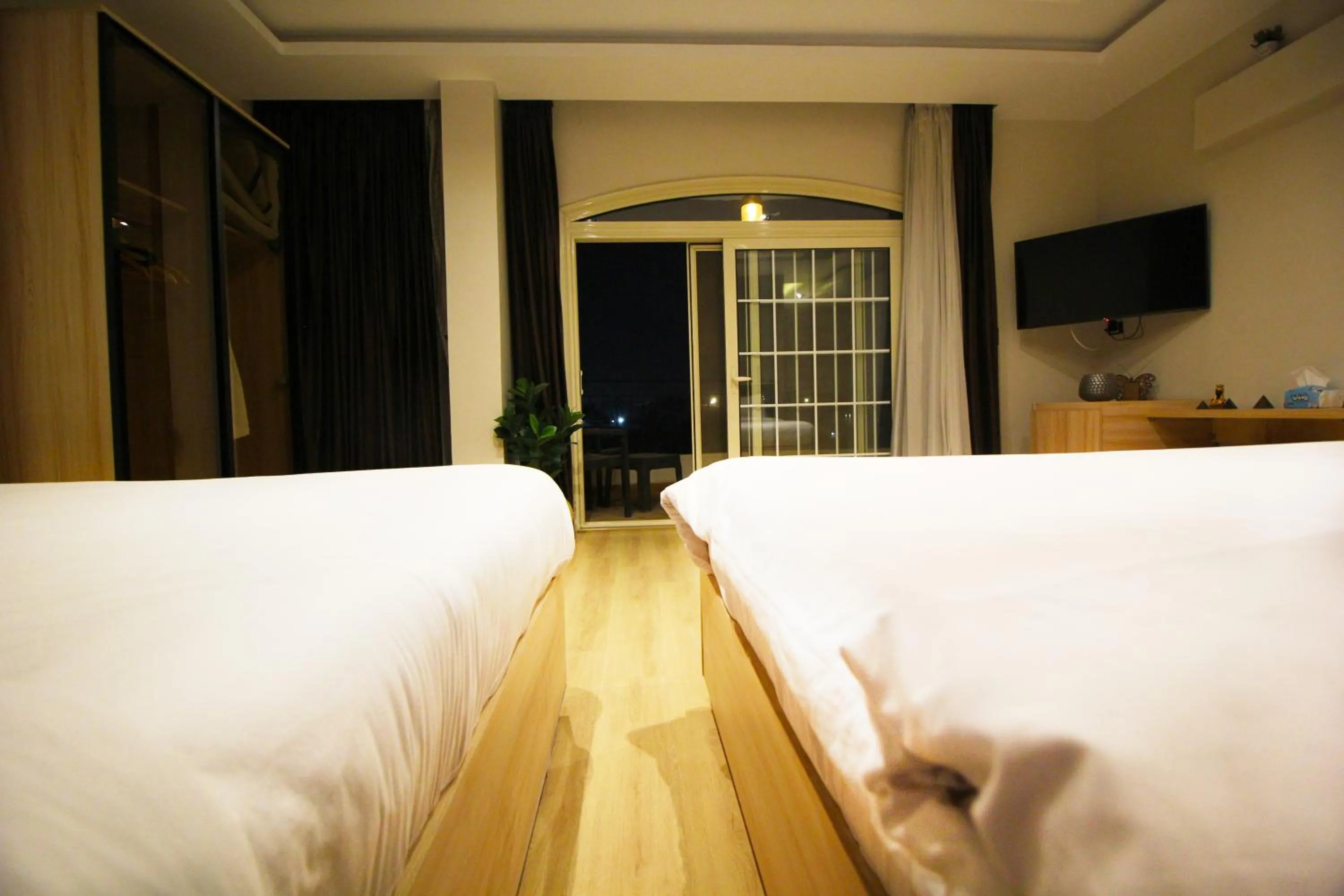 TV and multimedia, Bed in Palm Pyramids View INN