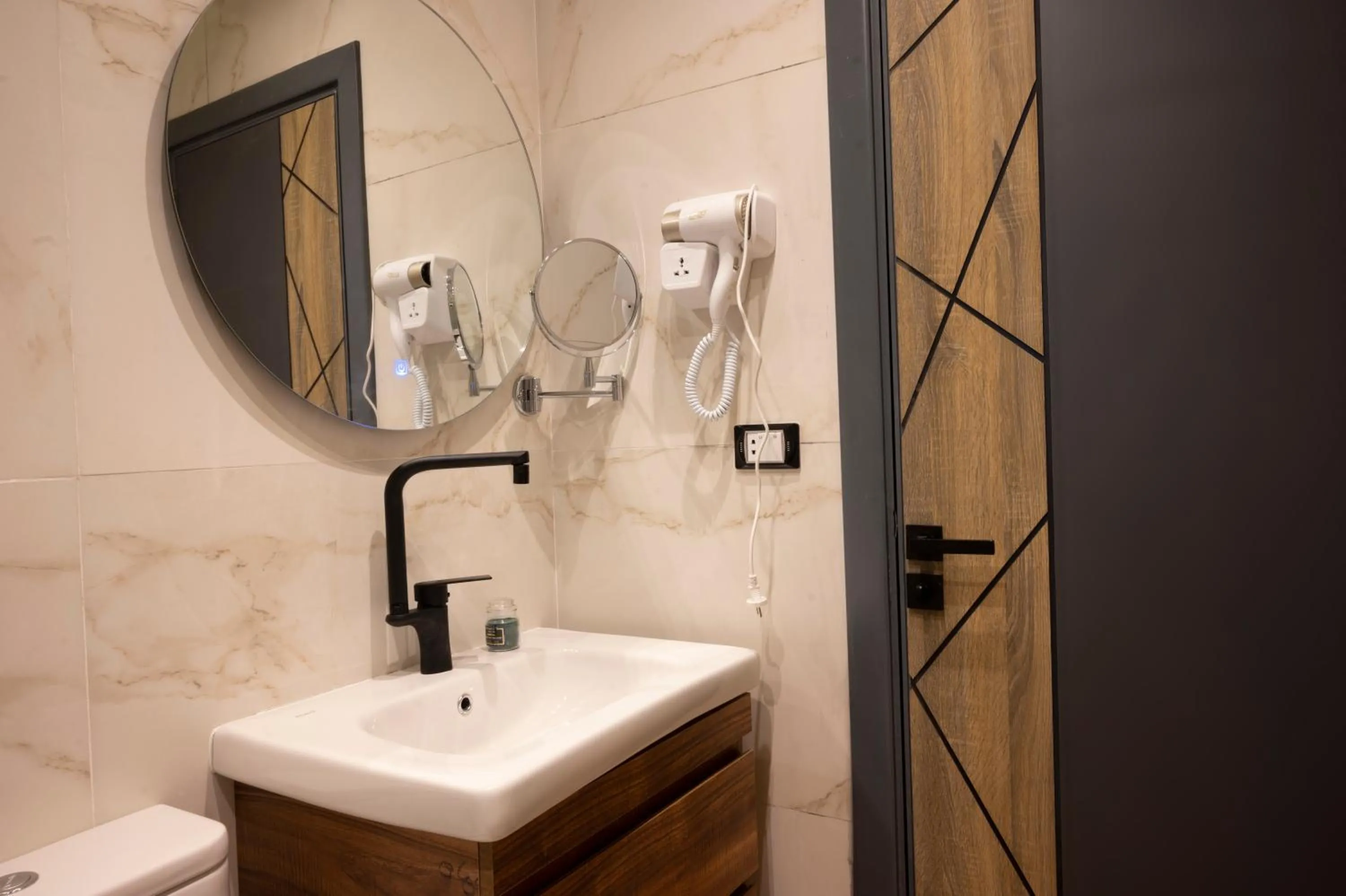 Bathroom in Palm Pyramids View INN
