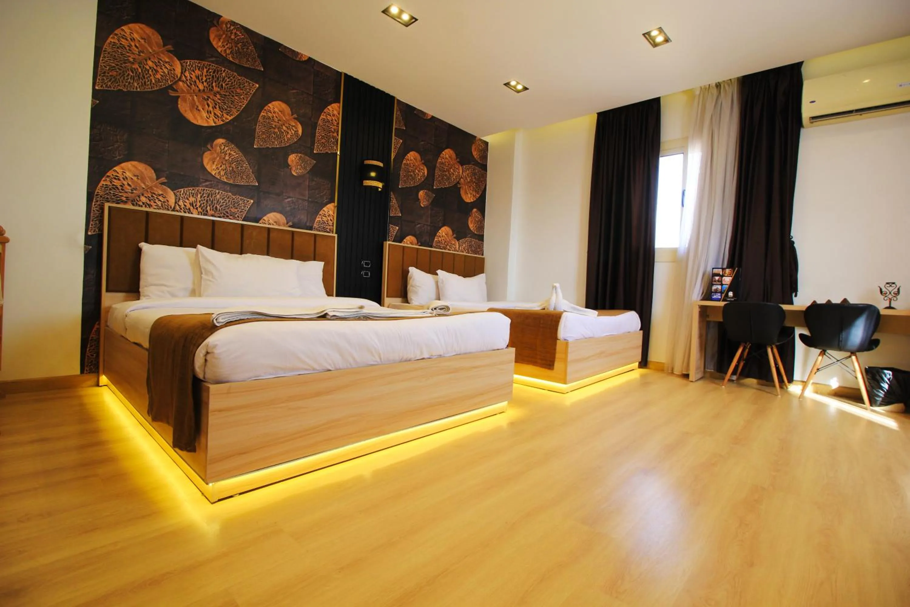 Bedroom, Bed in Palm Pyramids View INN