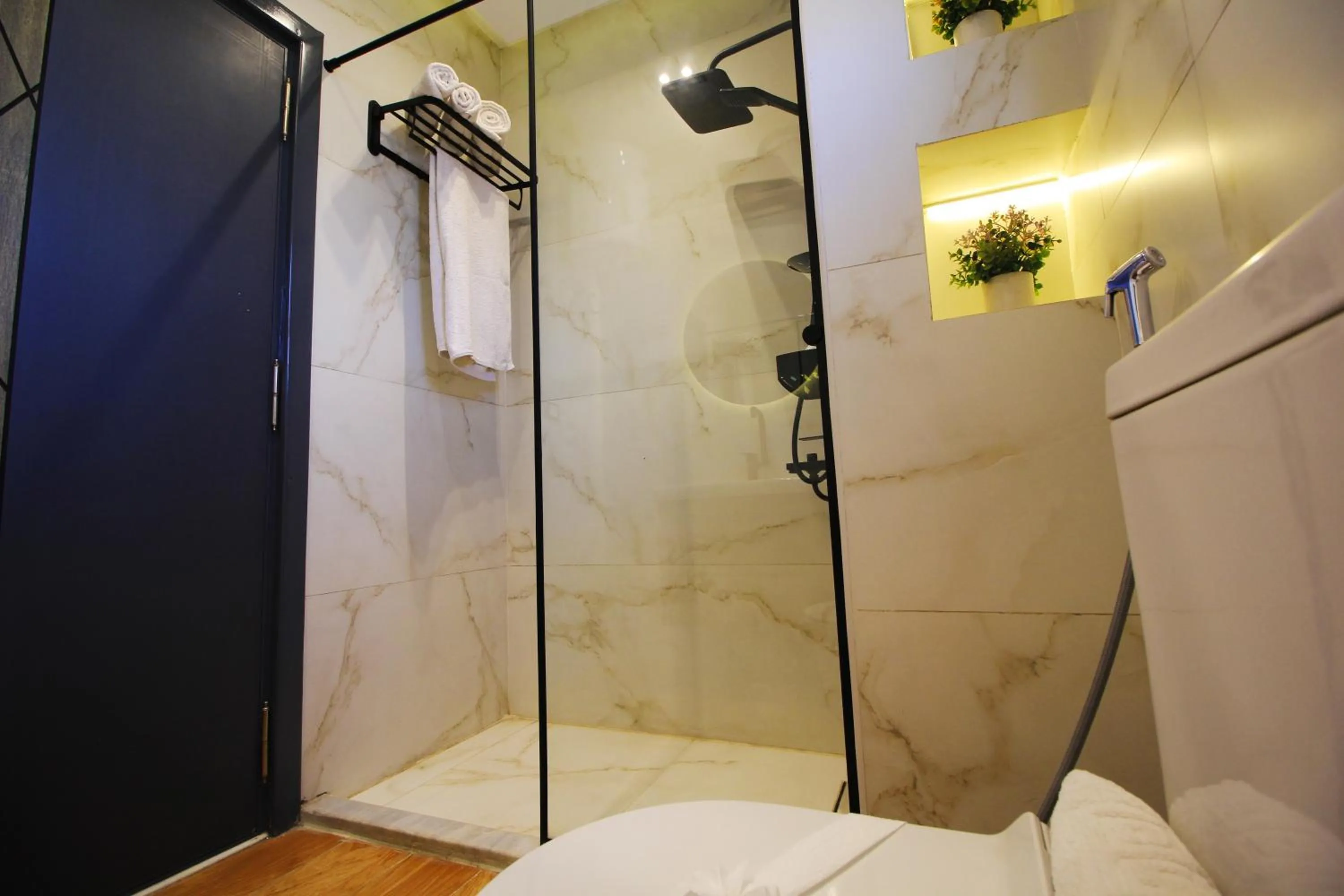 Bathroom in Palm Pyramids View INN