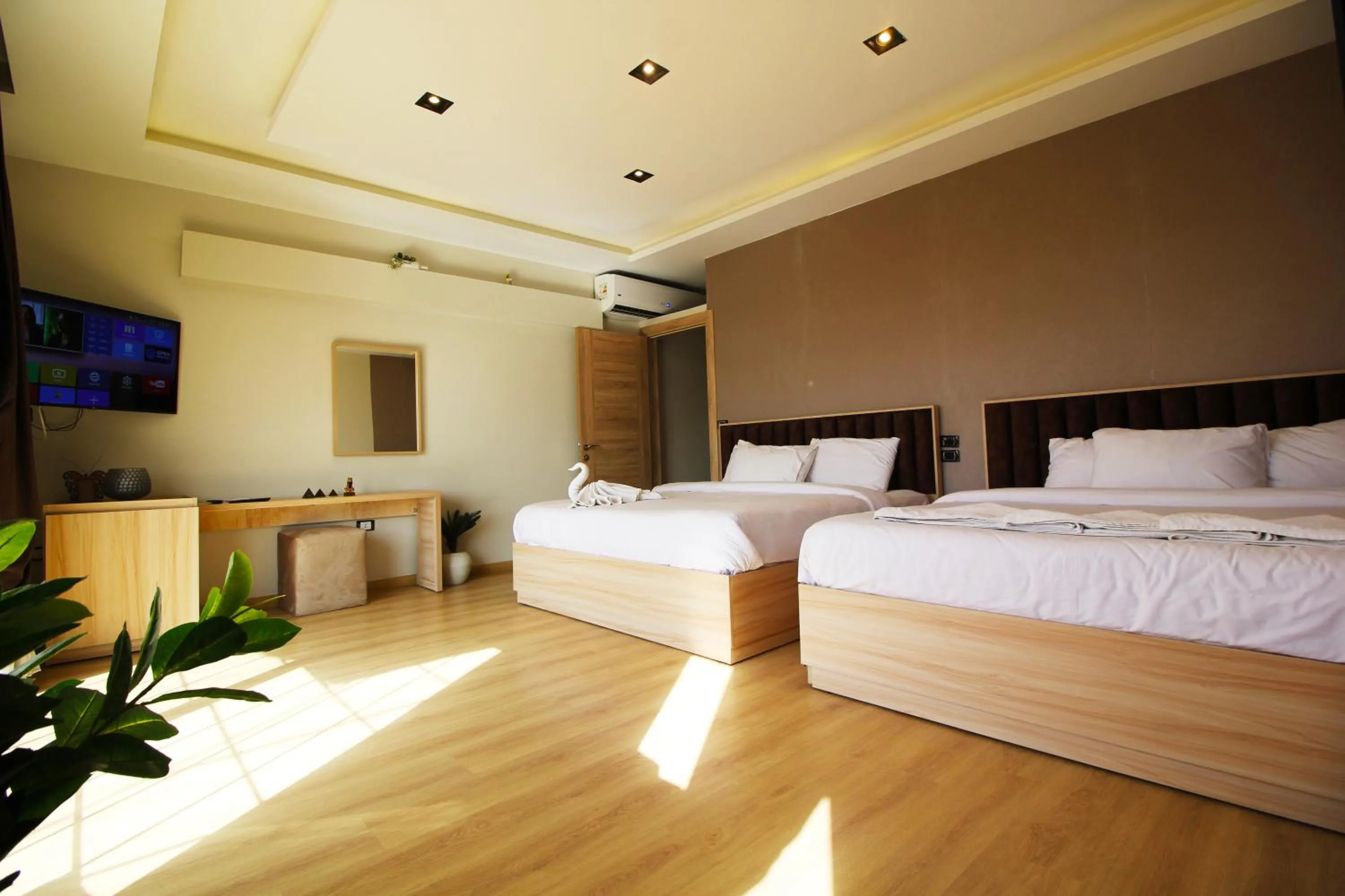 Bedroom, Bed in Palm Pyramids View INN