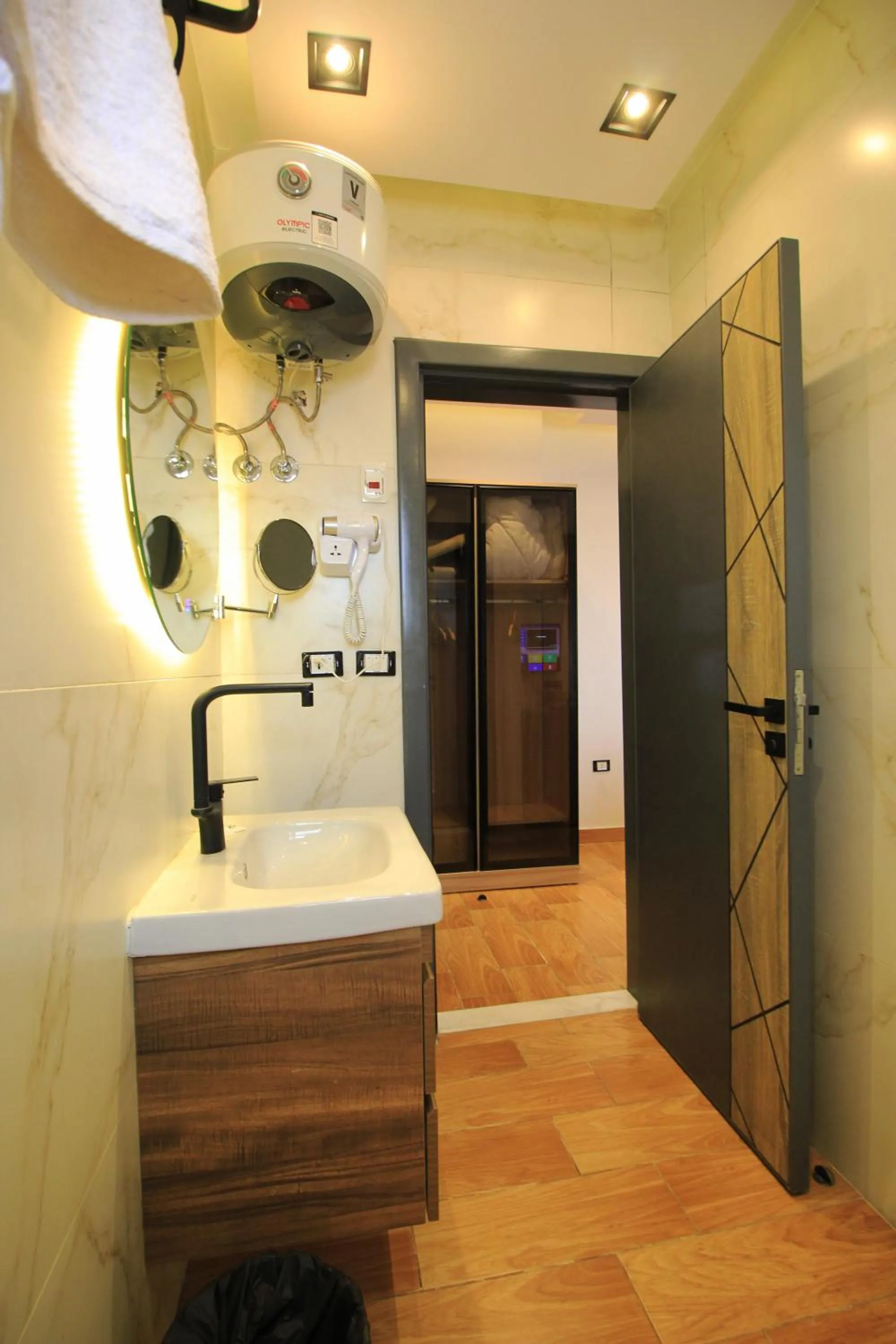 Bathroom in Palm Pyramids View INN
