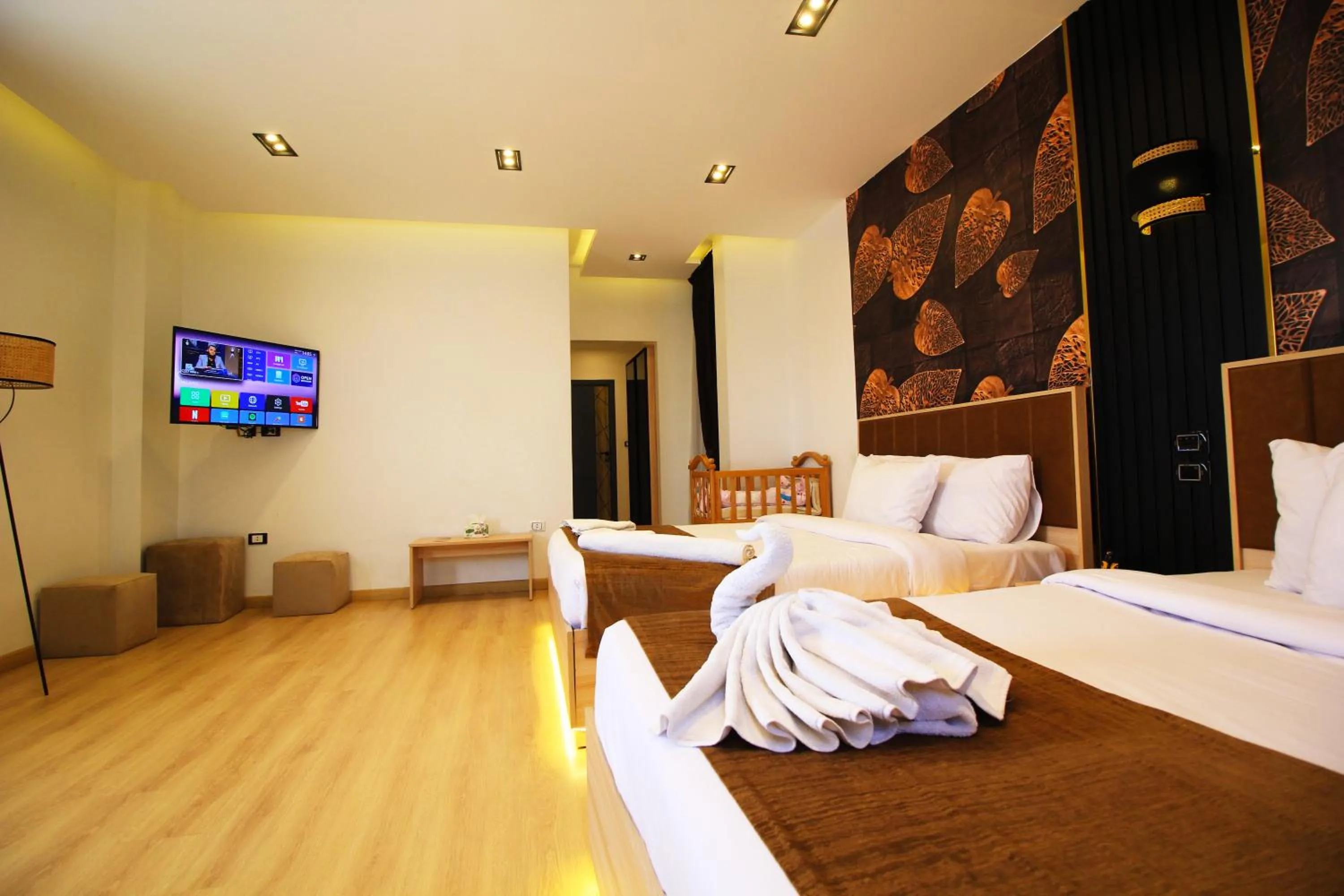 Bedroom, Bed in Palm Pyramids View INN