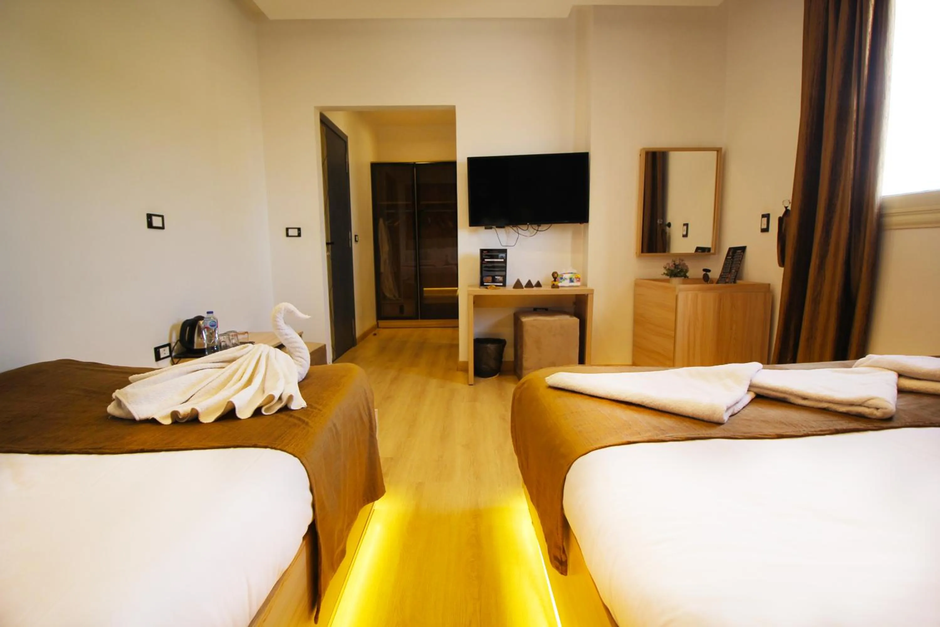TV and multimedia, Bed in Palm Pyramids View INN