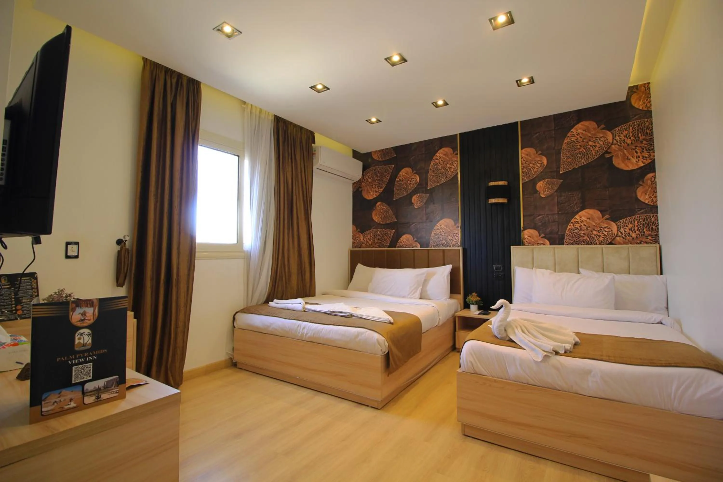 Bedroom, Bed in Palm Pyramids View INN