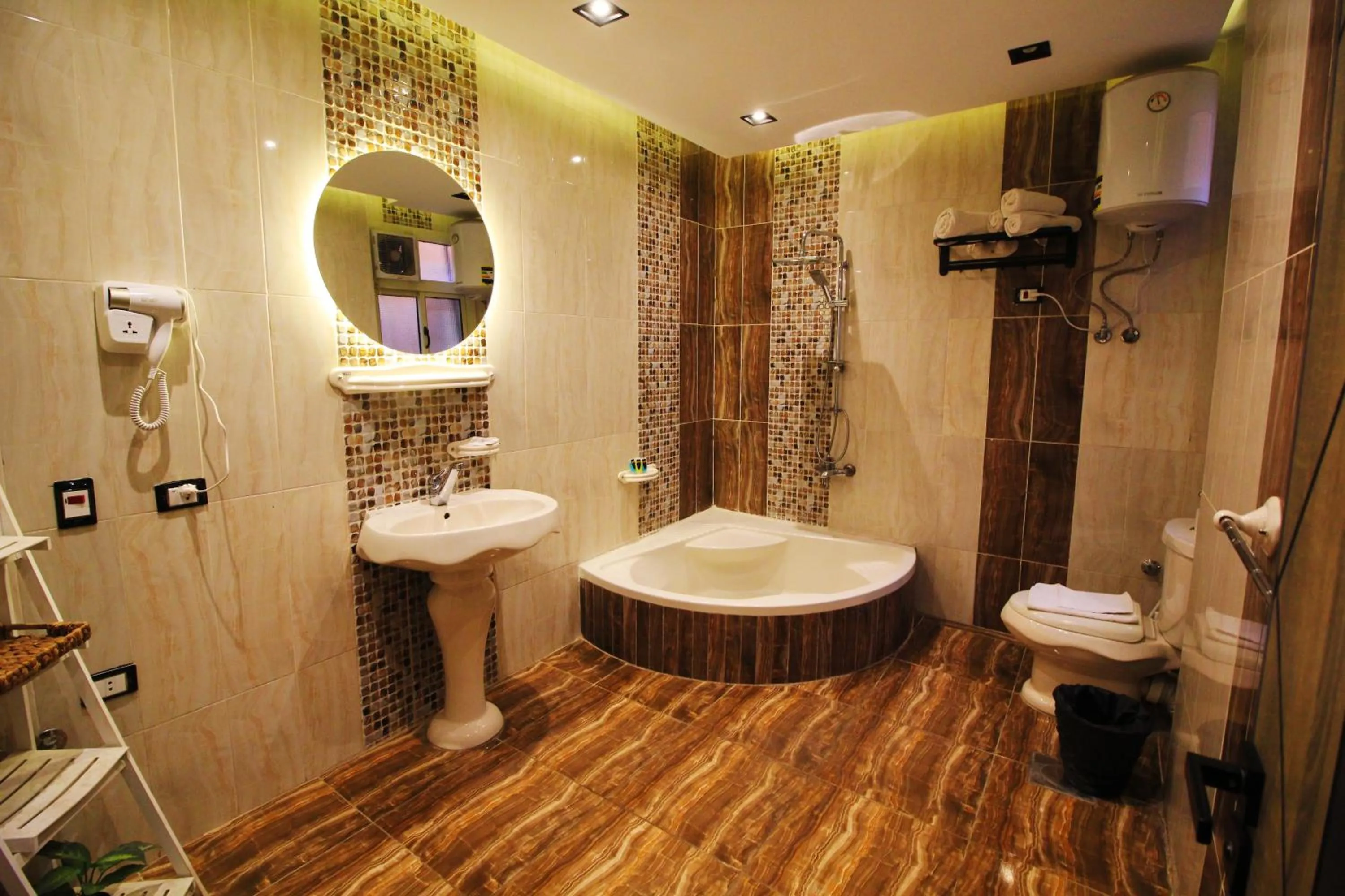Bathroom in Palm Pyramids View INN