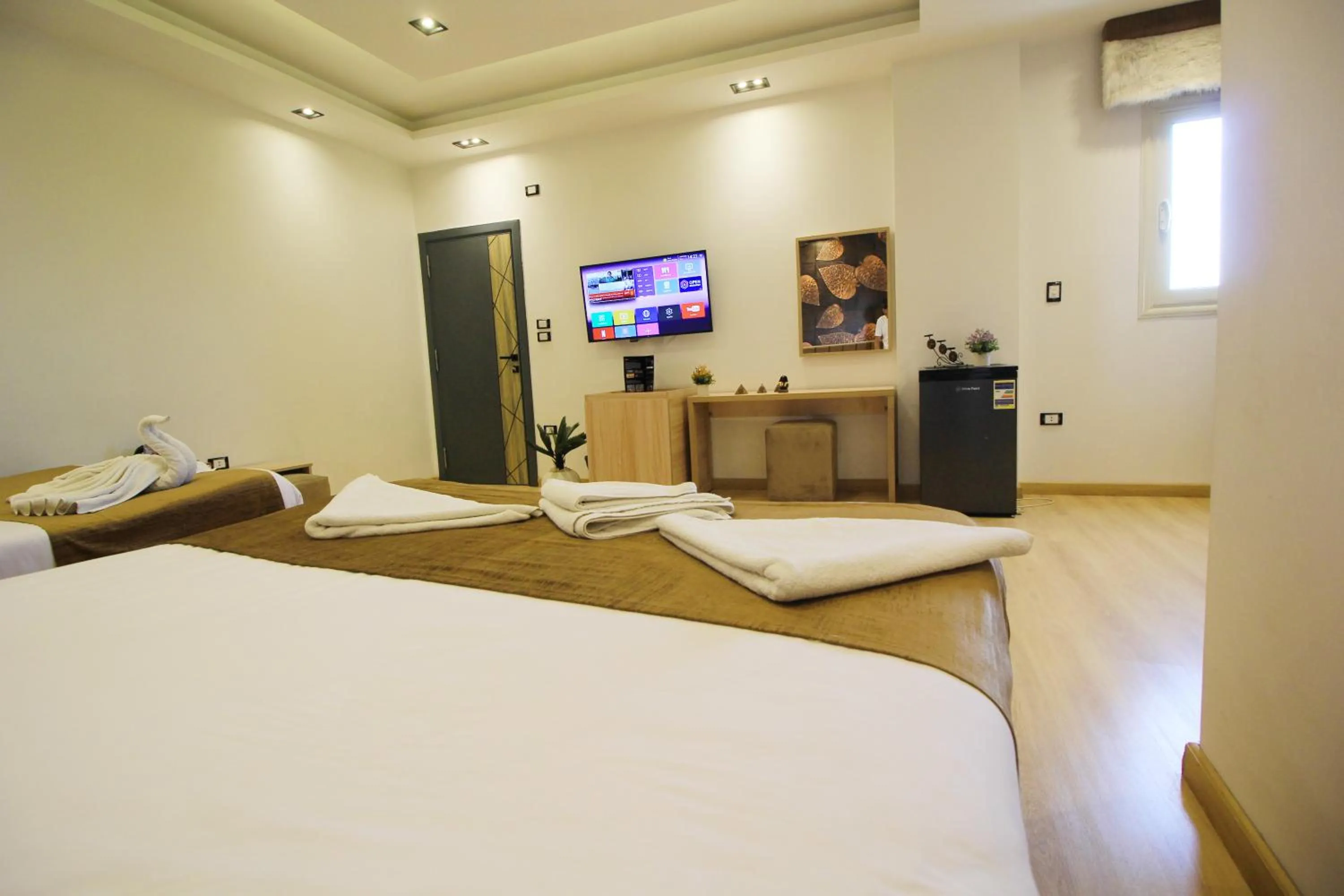TV and multimedia, Bed in Palm Pyramids View INN