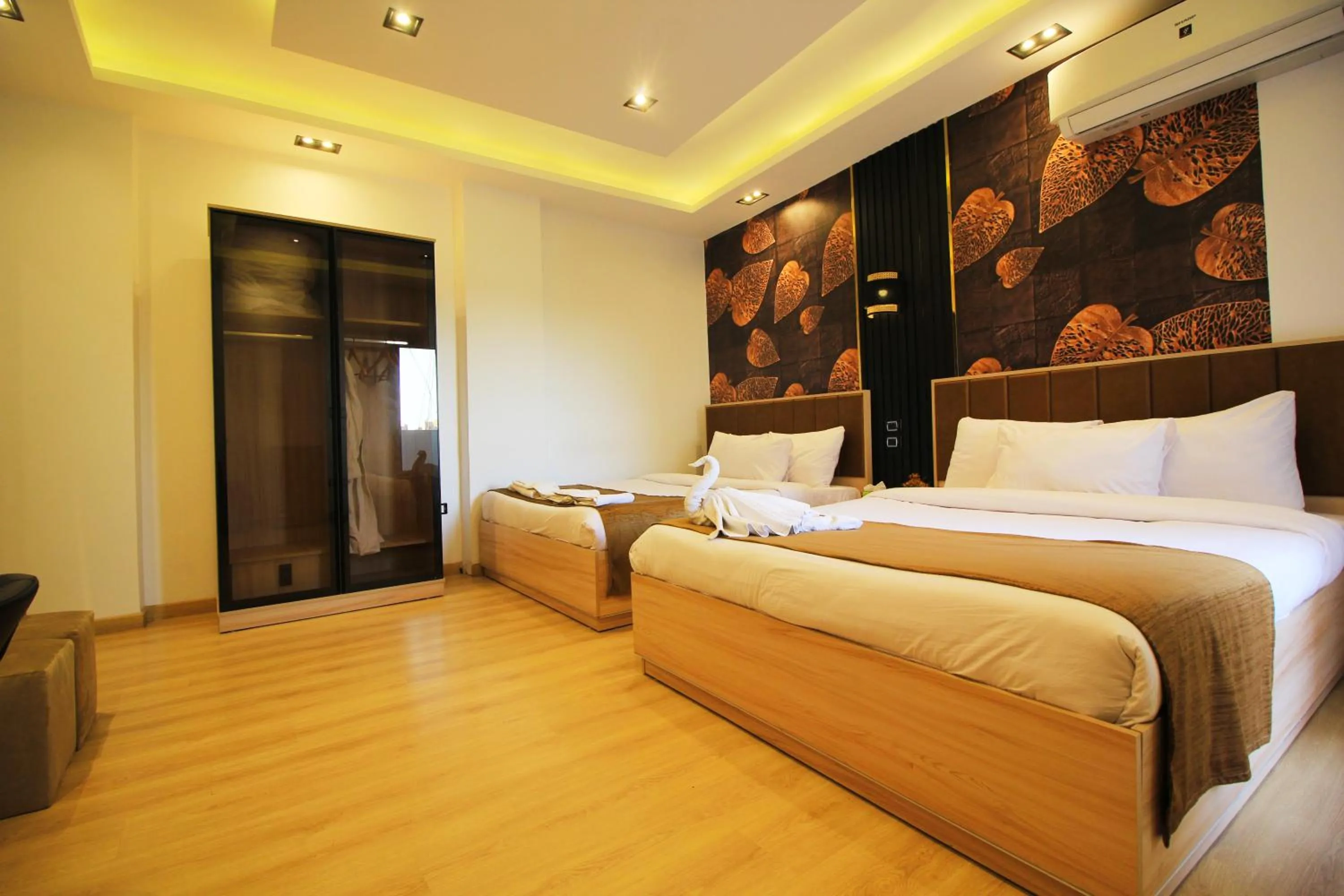 Bedroom, Bed in Palm Pyramids View INN