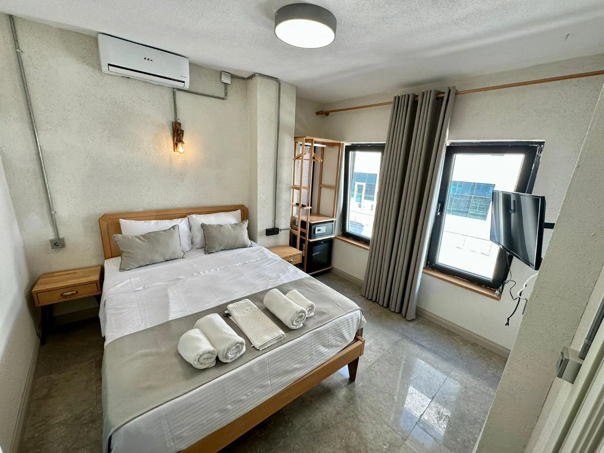 Bed in Elegance House Hotel