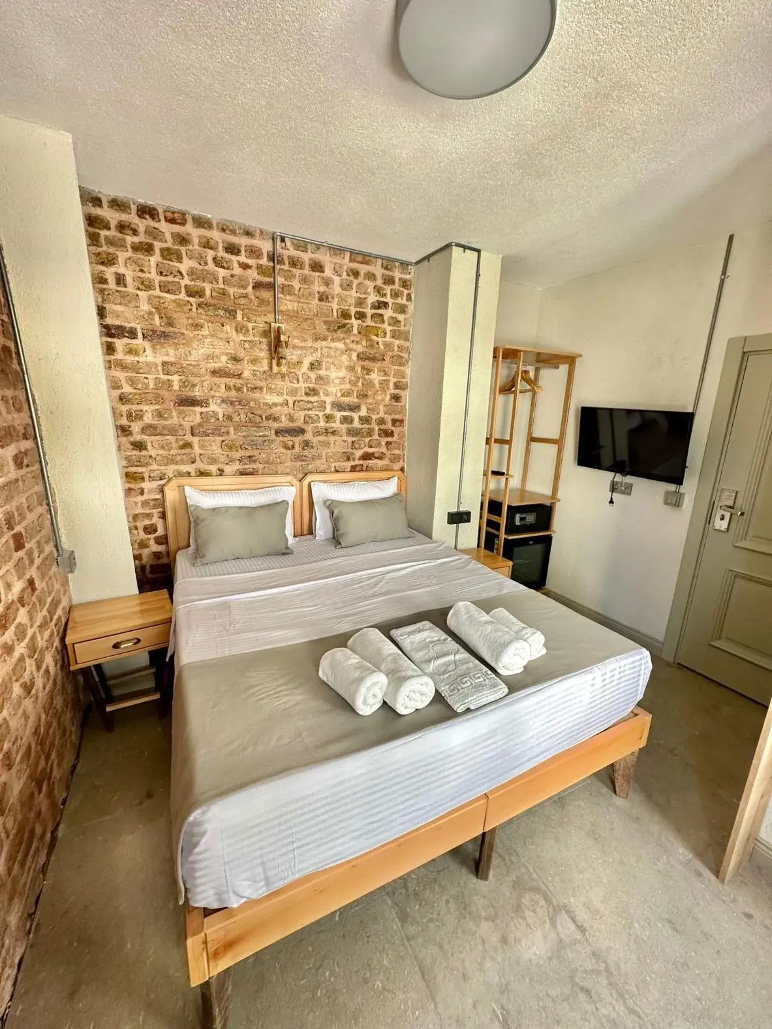 Deluxe Double Room - single occupancy in Elegance House Hotel Deluxe Double Room - single occupancy in Elegance House Hotel