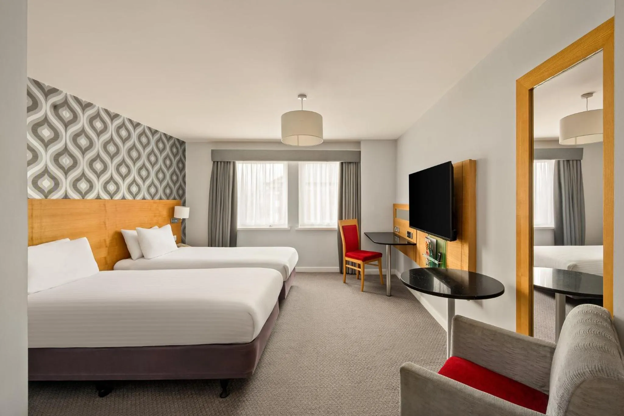 Photo of the whole room, Bed in Holiday Inn Newcastle-Jesmond by IHG