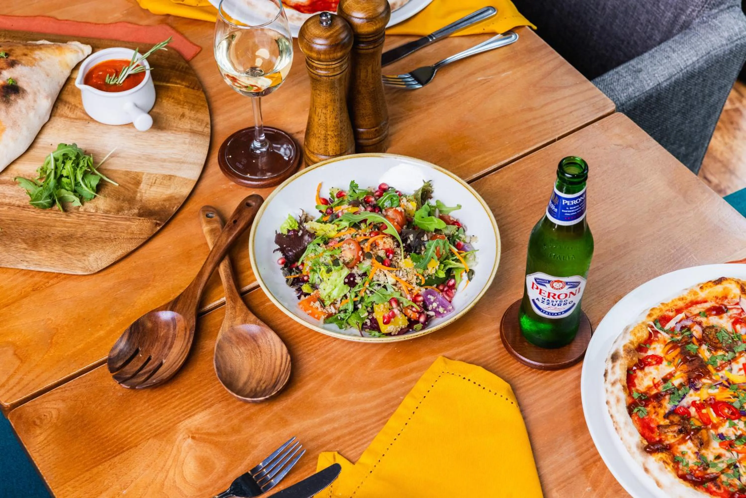 Restaurant/places to eat in Holiday Inn Newcastle-Jesmond by IHG