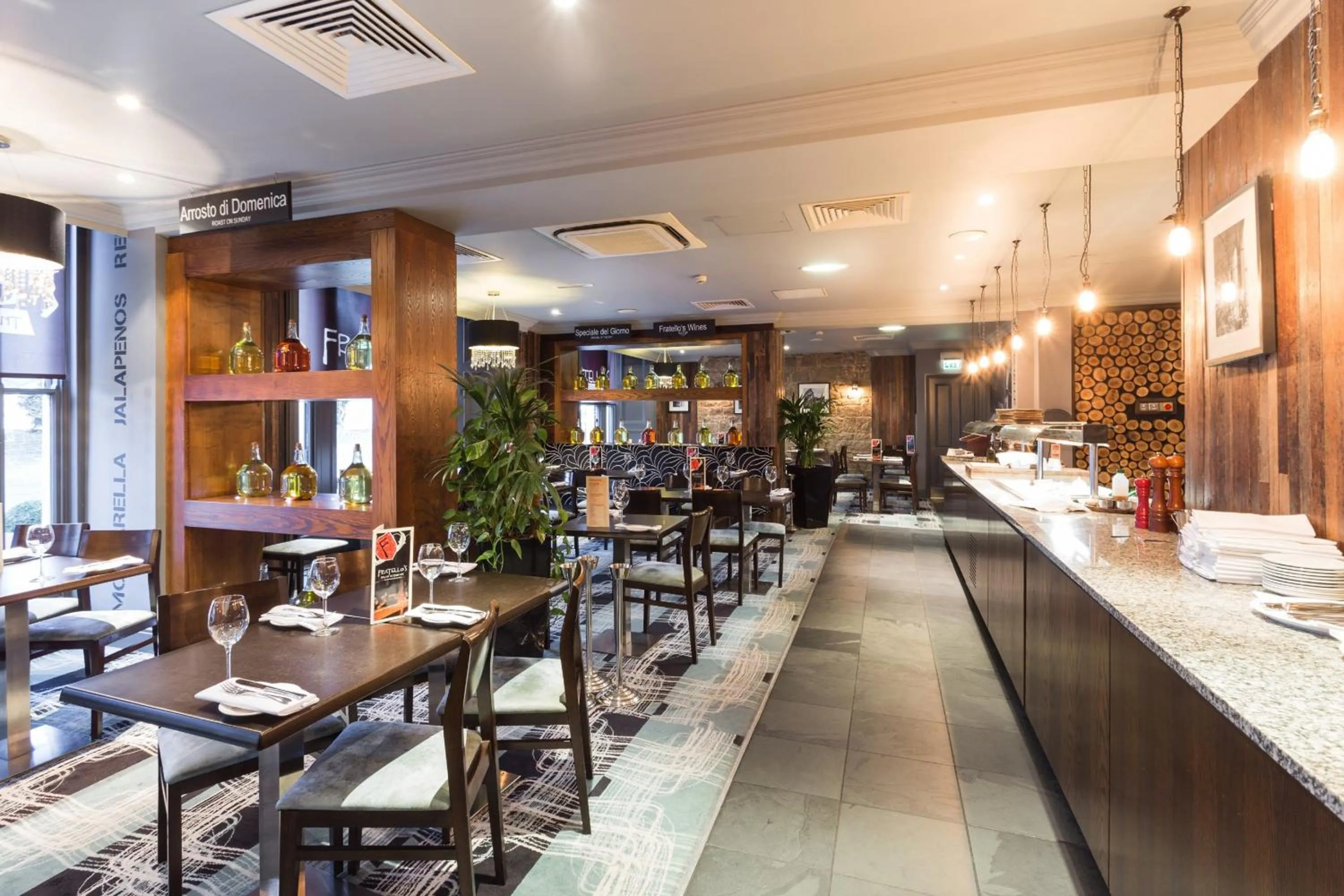 Restaurant/places to eat in Holiday Inn Newcastle-Jesmond by IHG