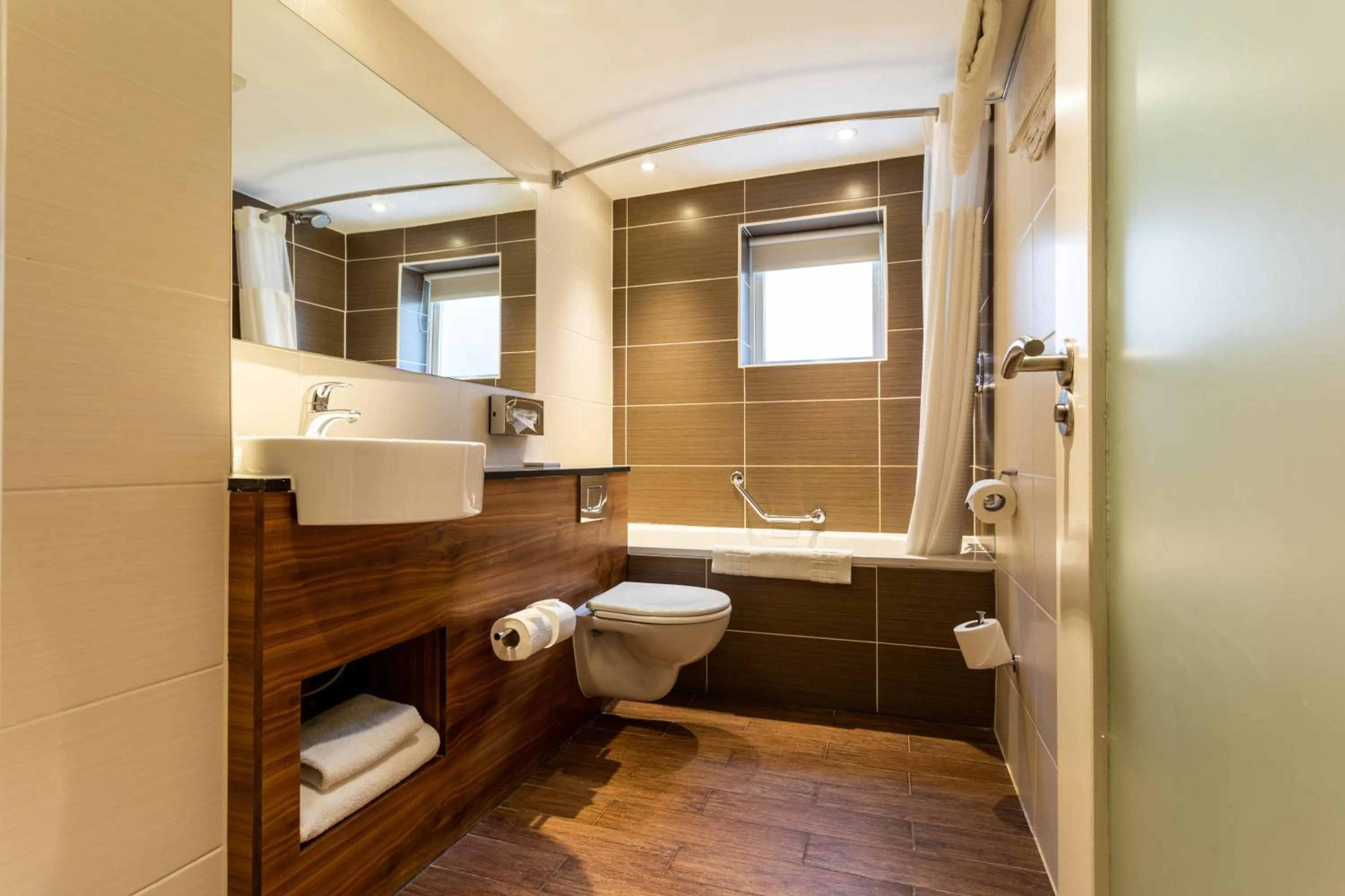 Bathroom in Holiday Inn Newcastle-Jesmond by IHG