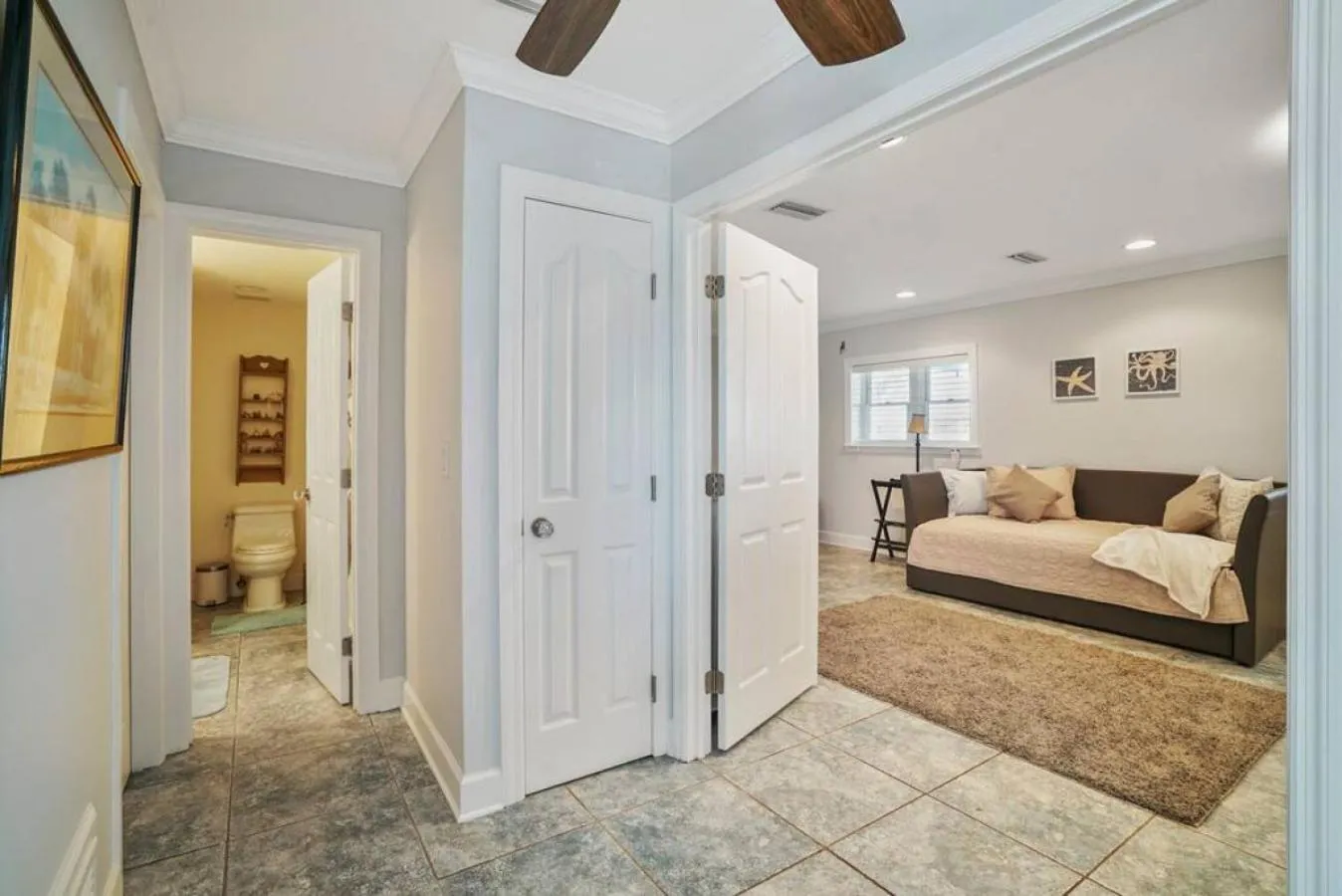 Bed in Sea Glass Cottage - An Oceanfront Experience