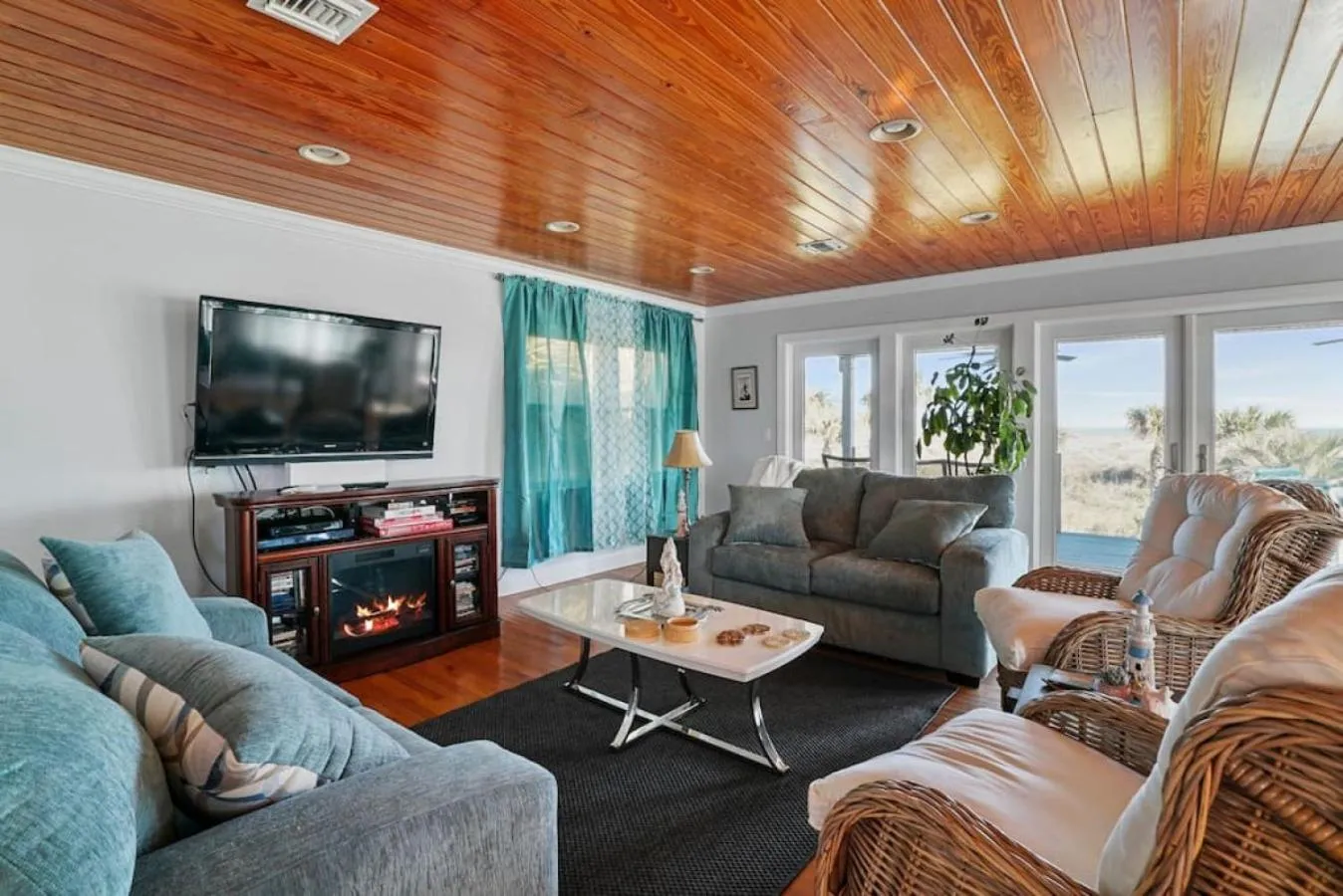 Sea Glass Cottage - An Oceanfront Experience