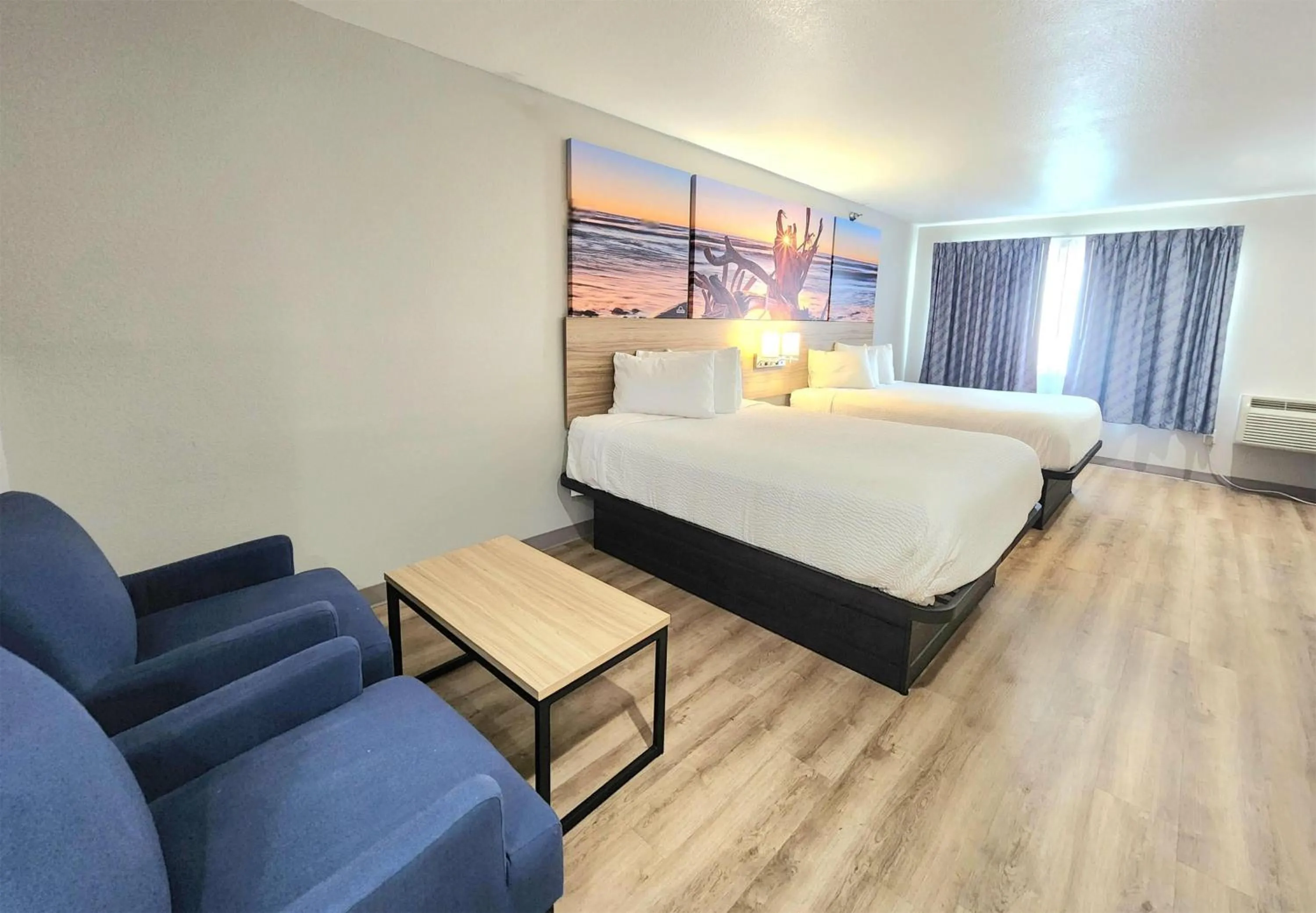 Photo of the whole room, Bed in Days Inn & Suites by Wyndham Corpus Christi Central