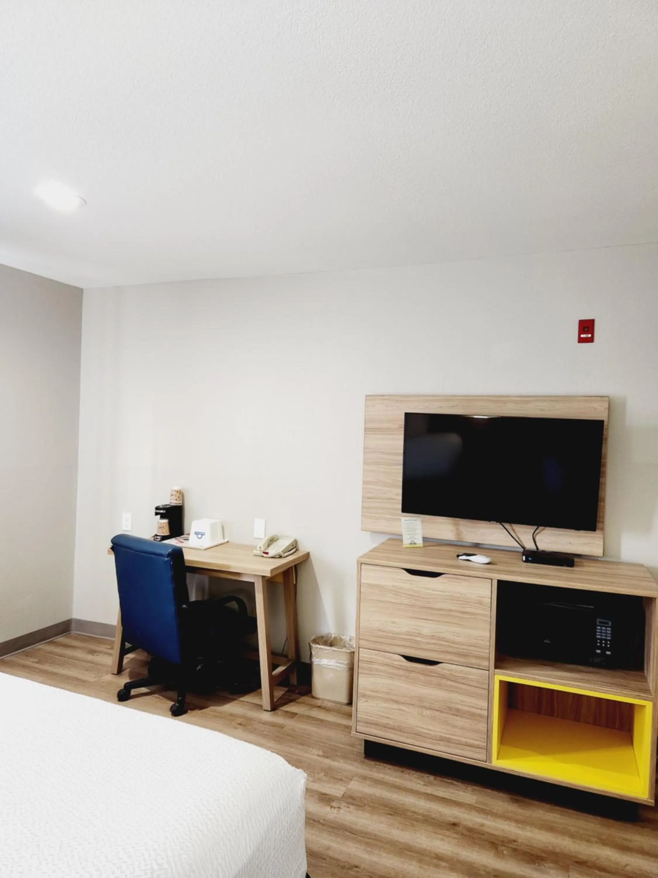 Bed in Days Inn & Suites by Wyndham Corpus Christi Central