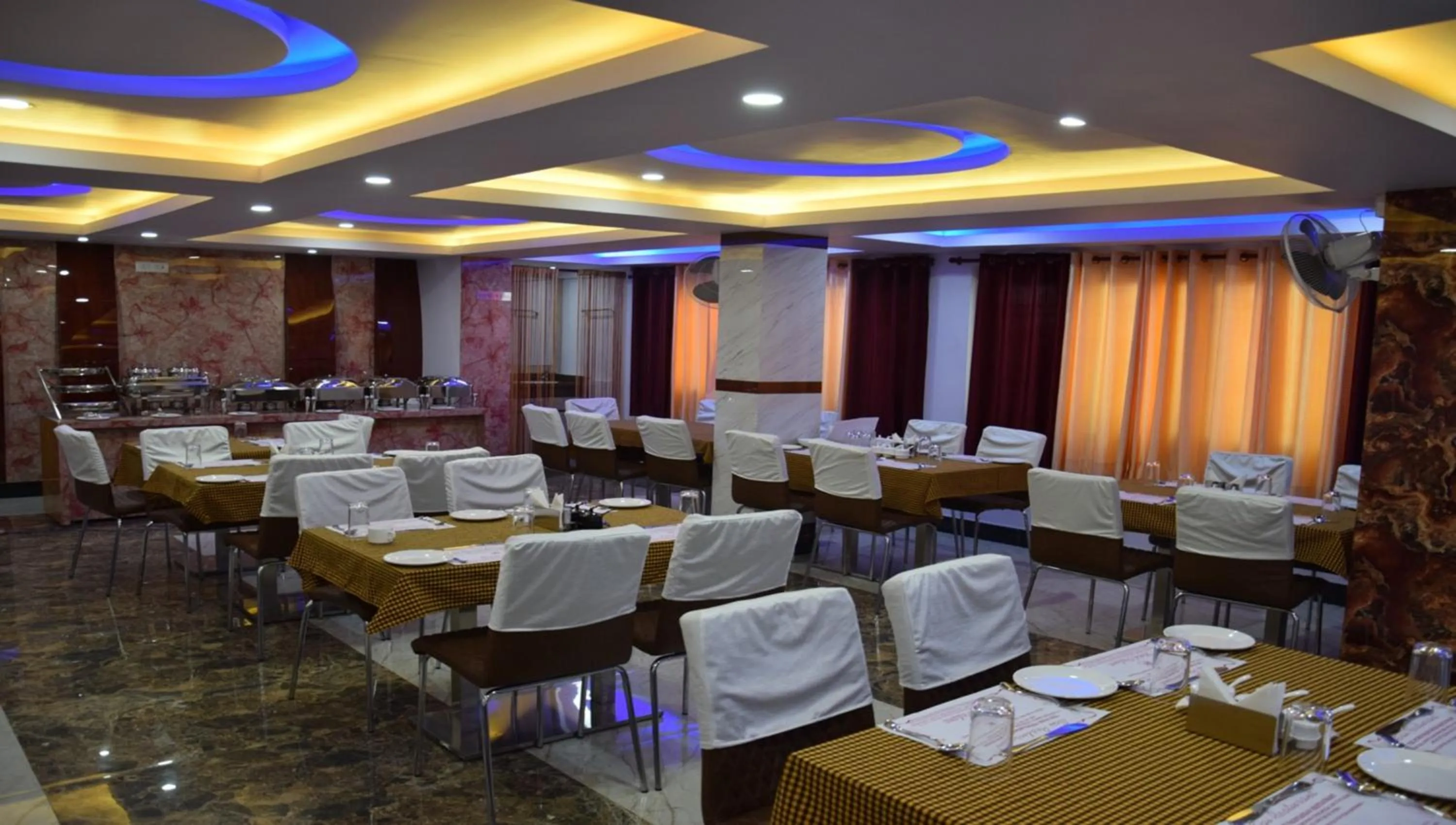 Restaurant/places to eat in Hotel Vedant
