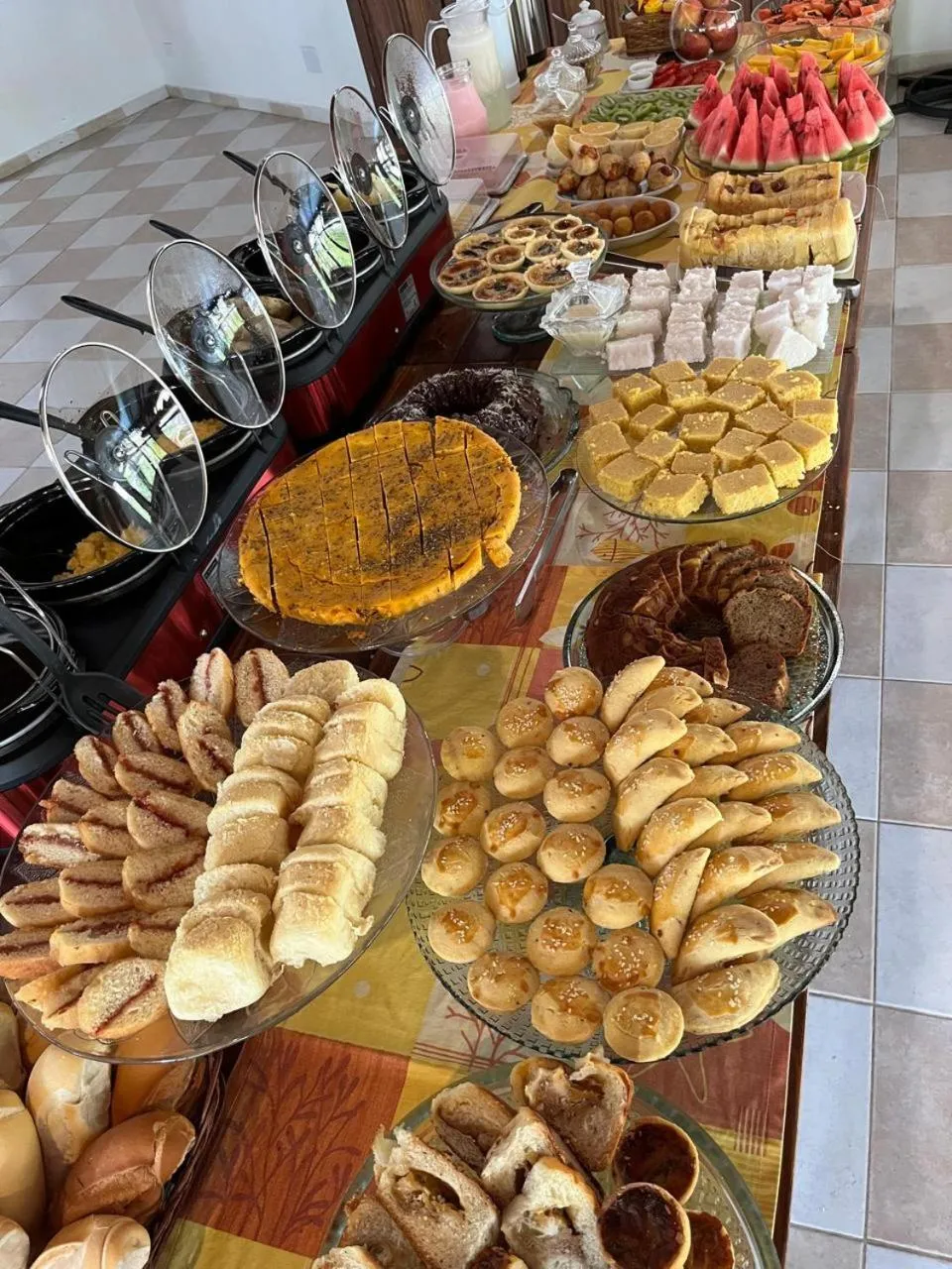 Buffet breakfast in Pousada Maliale