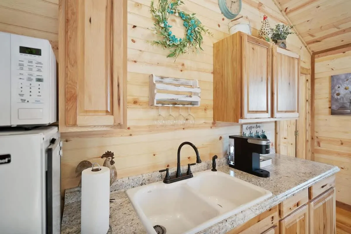 Kitchen or kitchenette in Charming Casita Right on Main St