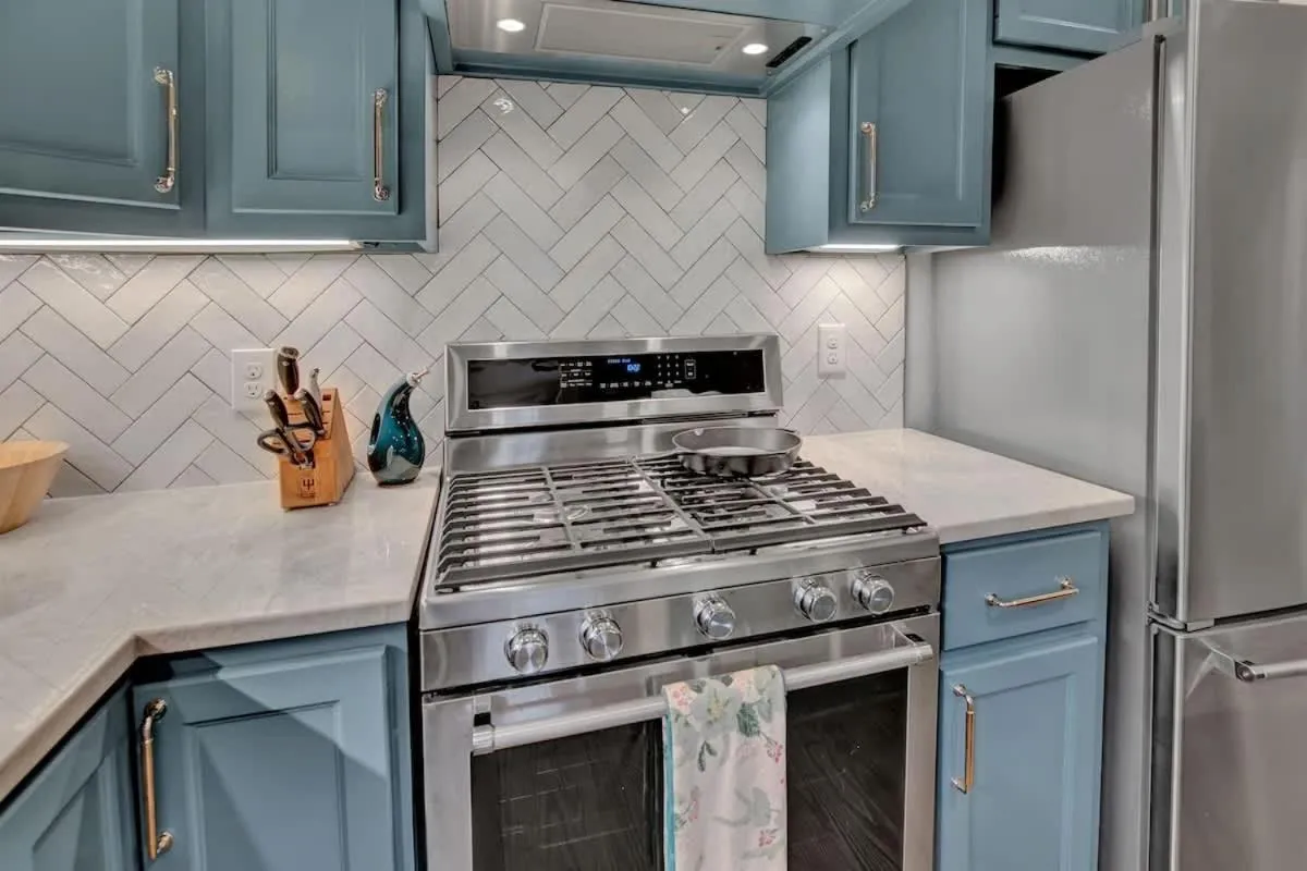 Kitchen or kitchenette in Charming Craftsman Home!-2 BLKS from Main St!