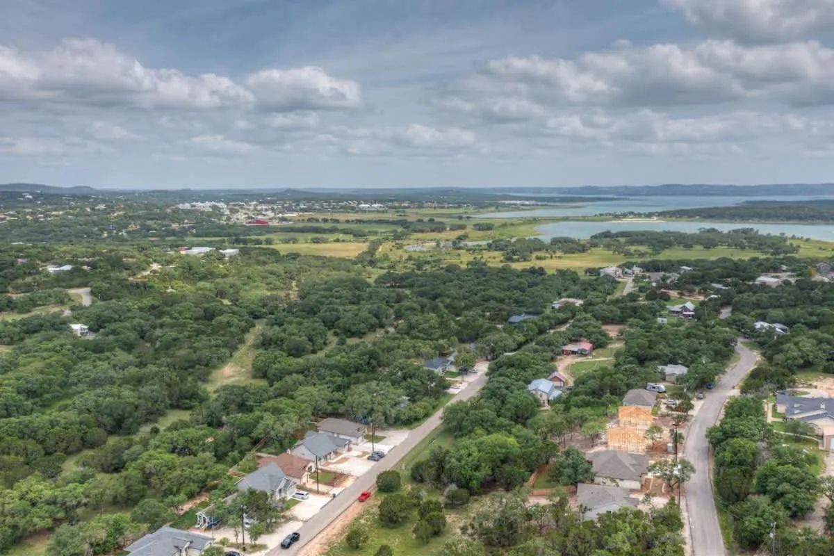 Property building in Pristine 3-bedroom Home Near Canyon Lake!