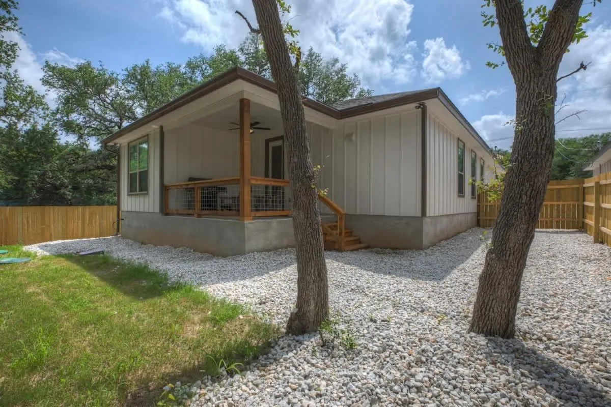 Property building in Pristine 3-bedroom Home Near Canyon Lake!