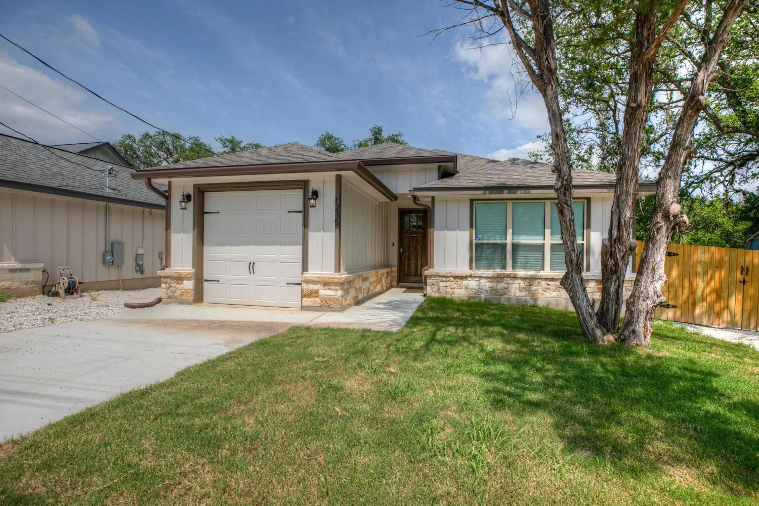Pristine 3-bedroom Home Near Canyon Lake!