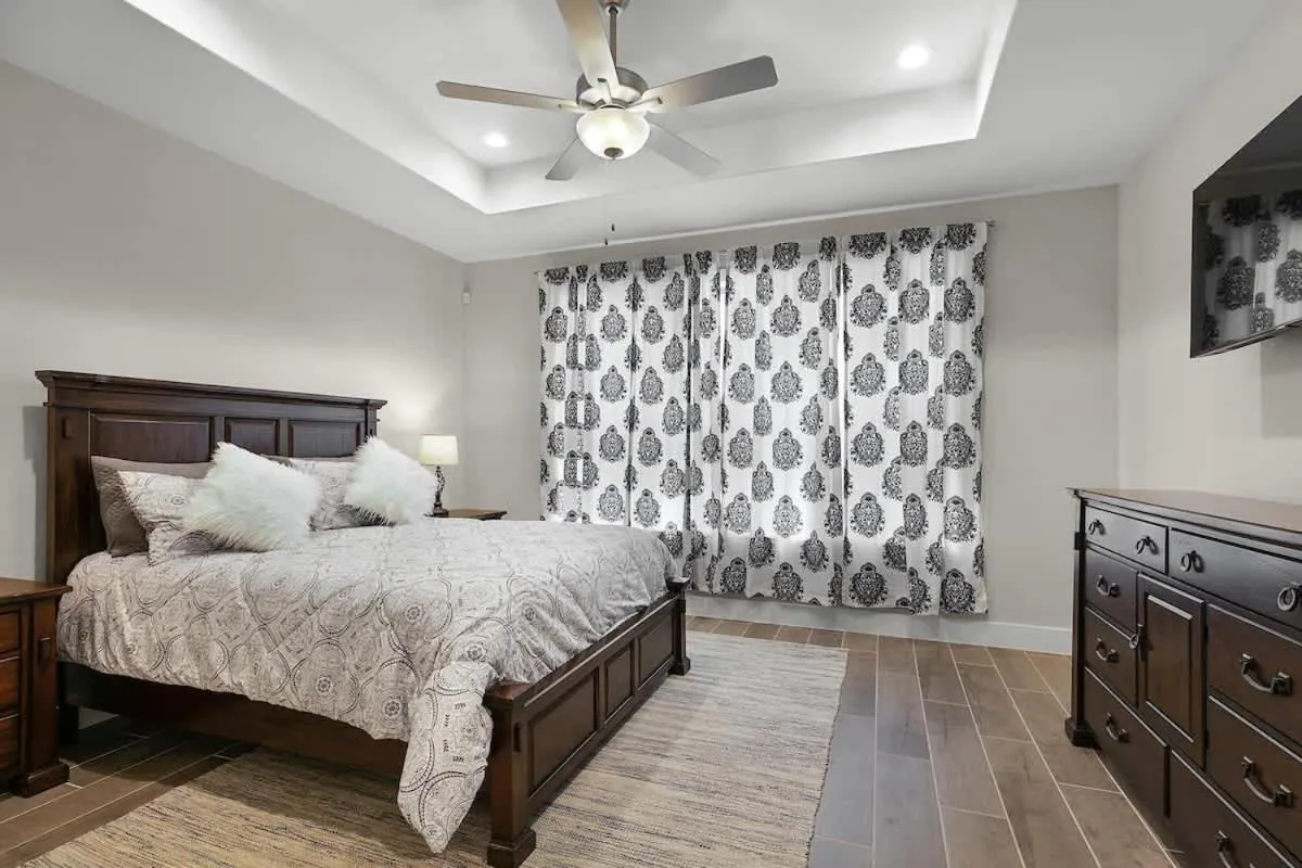 Bed in Pristine 3-bedroom Home Near Canyon Lake!