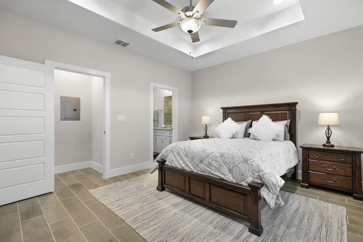 Bed in Pristine 3-bedroom Home Near Canyon Lake!