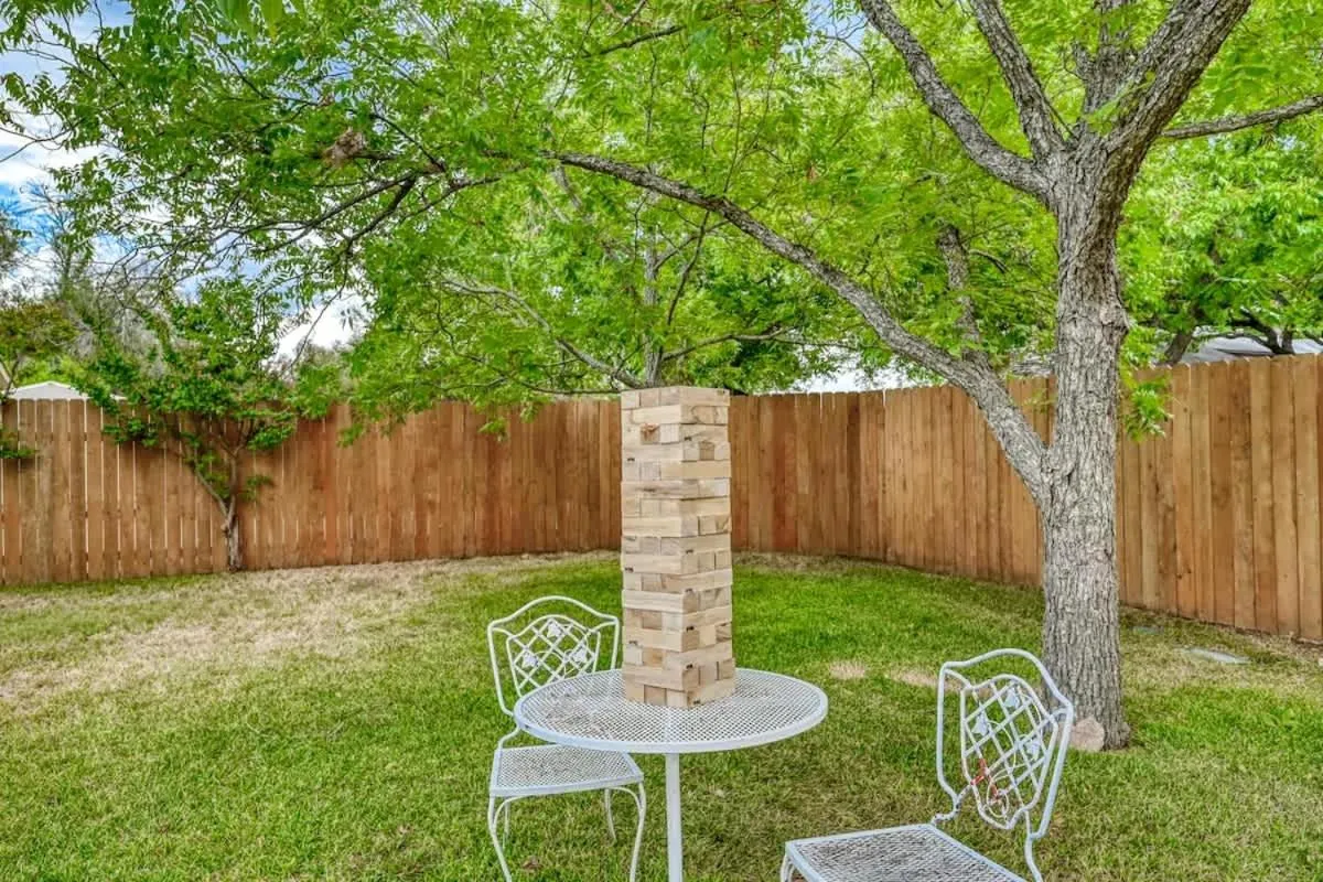 Day in The Billie Goat Haus - Hot Tub -Steps to Main St!