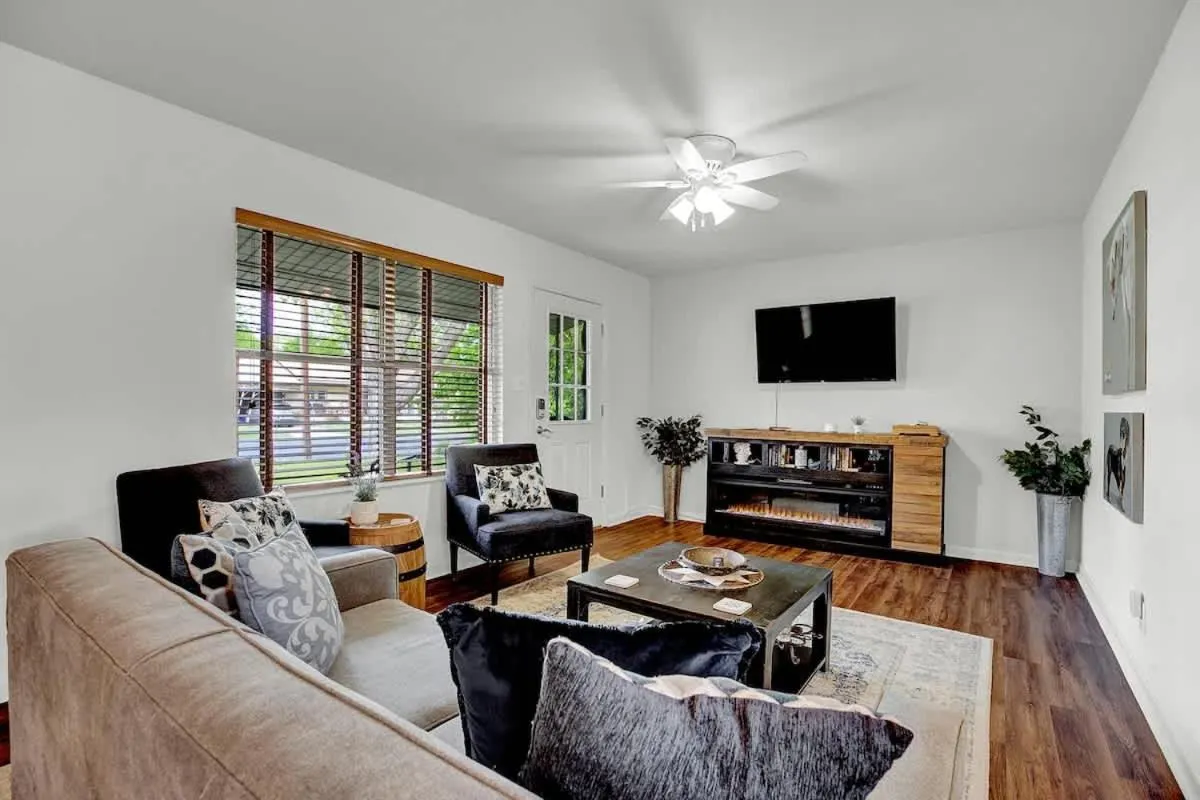 Living room in Gorgeous Bluebonnet House with Deck and Fire Pit