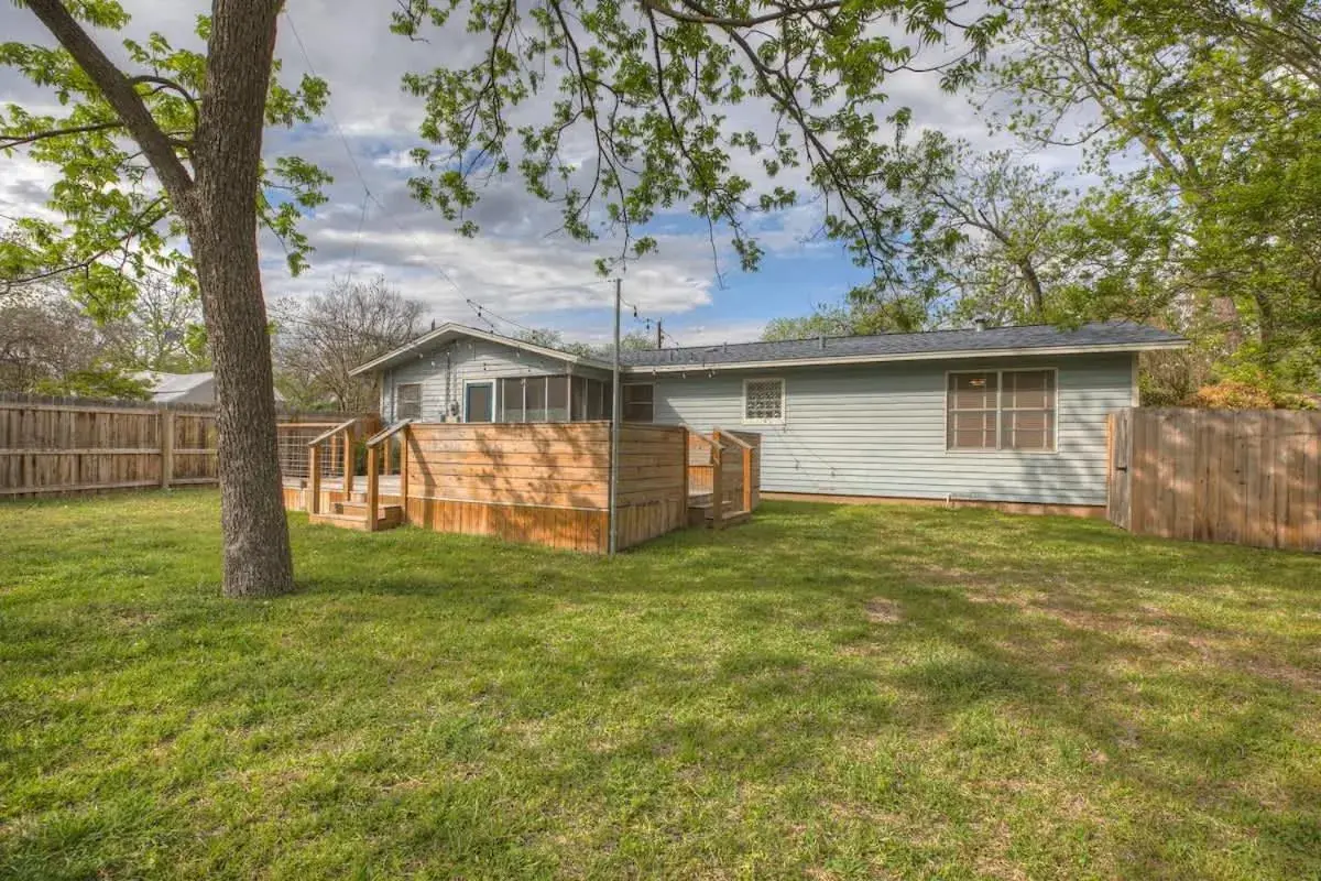 Gorgeous Bluebonnet House with Deck and Fire Pit Gorgeous Bluebonnet House with Deck and Fire Pit