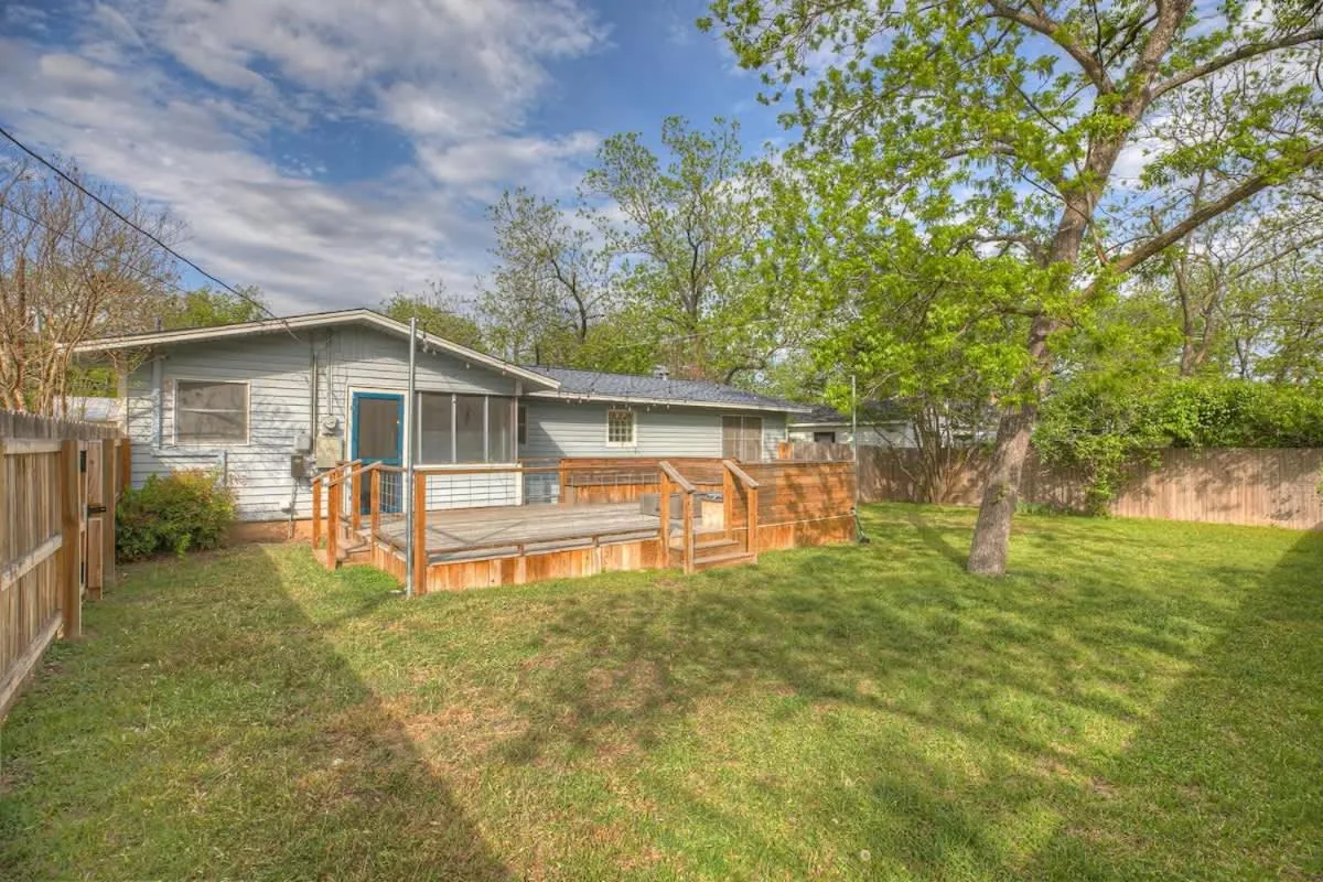 Property building in Gorgeous Bluebonnet House with Deck and Fire Pit