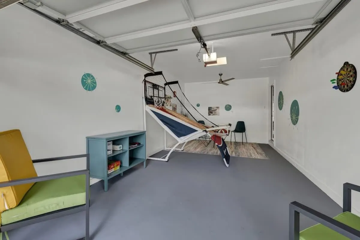 Bed in Luxury Mid Century Charmer Near Historic Main St